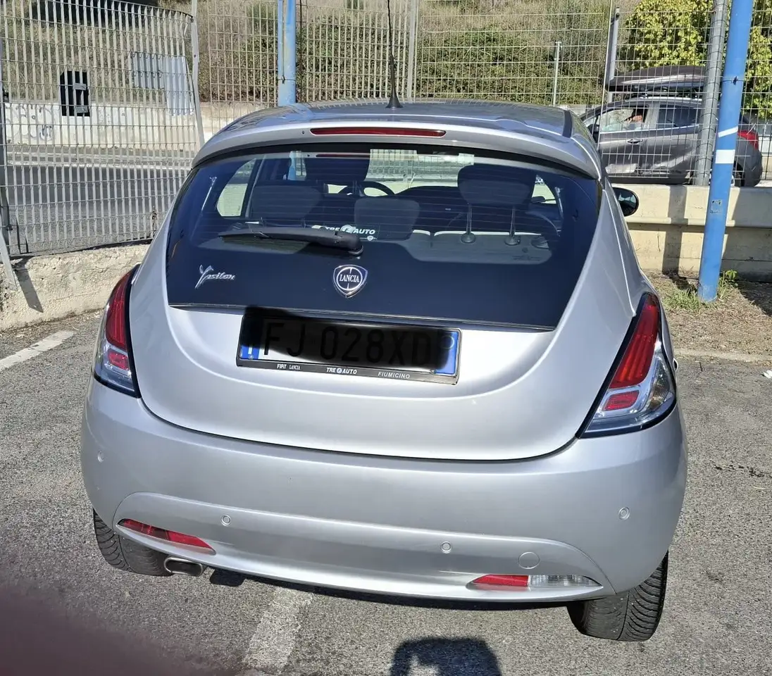 Lancia Ypsilon