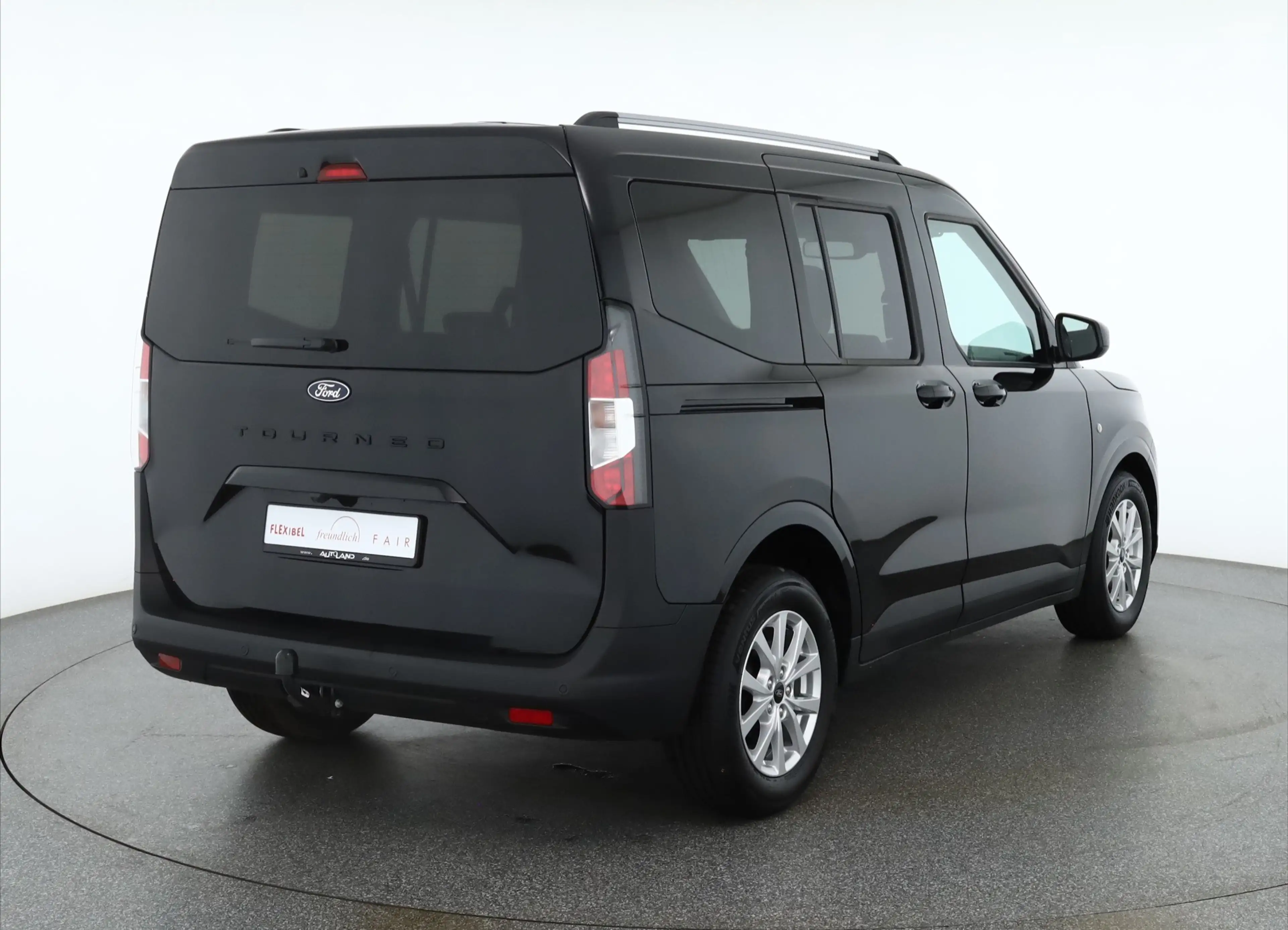 Ford Tourneo Courier Titanium 1.0 EB Aut. Kamera AHK — photo 5