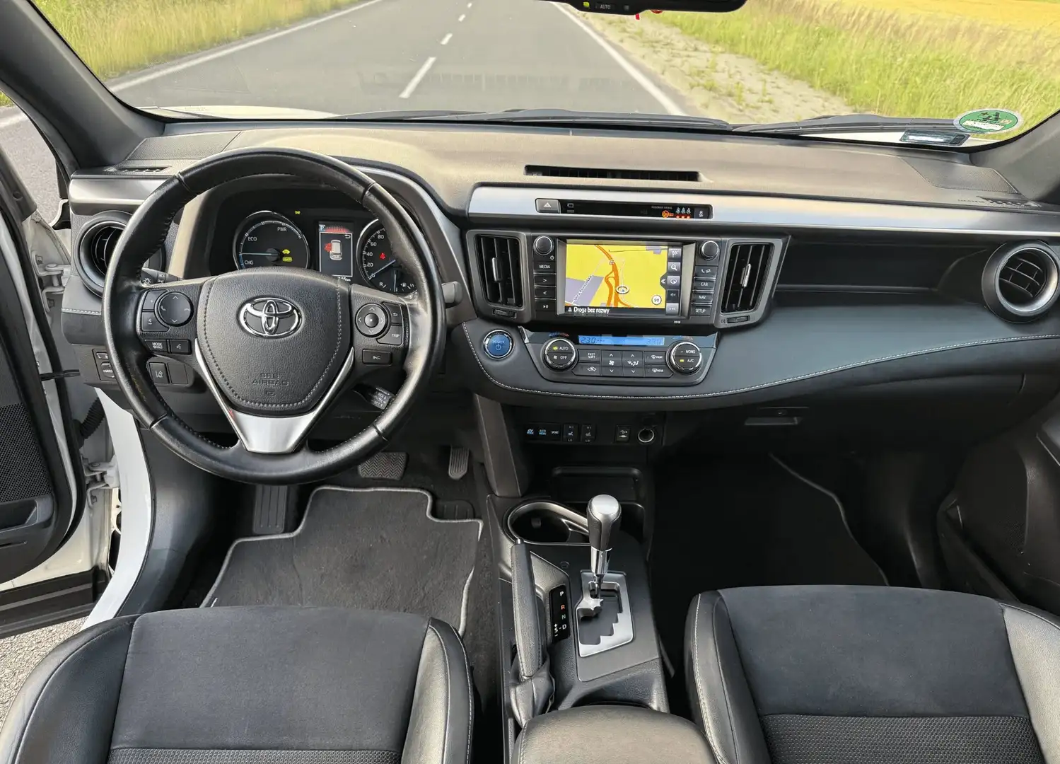 Toyota RAV 4 Hybrid Weiß - 1