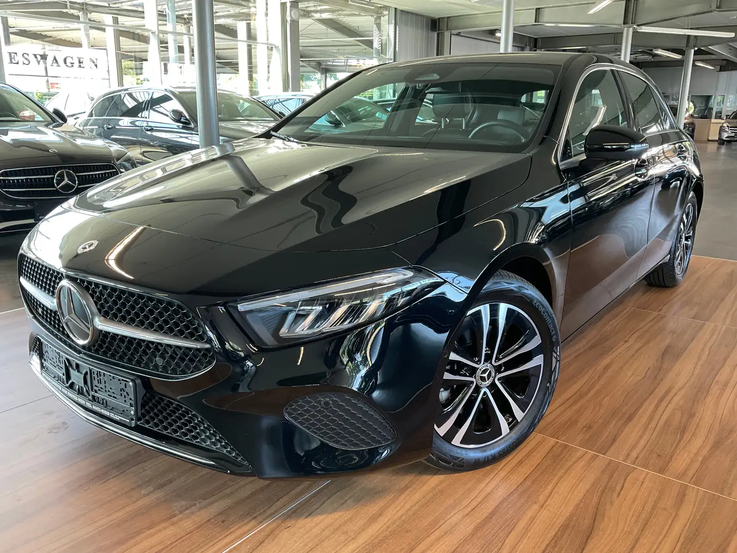 Mercedes-Benz A 200 A 200 d Progressive KAMERA/SPUR/AHK/FLA/WINTER Schwarz - 1