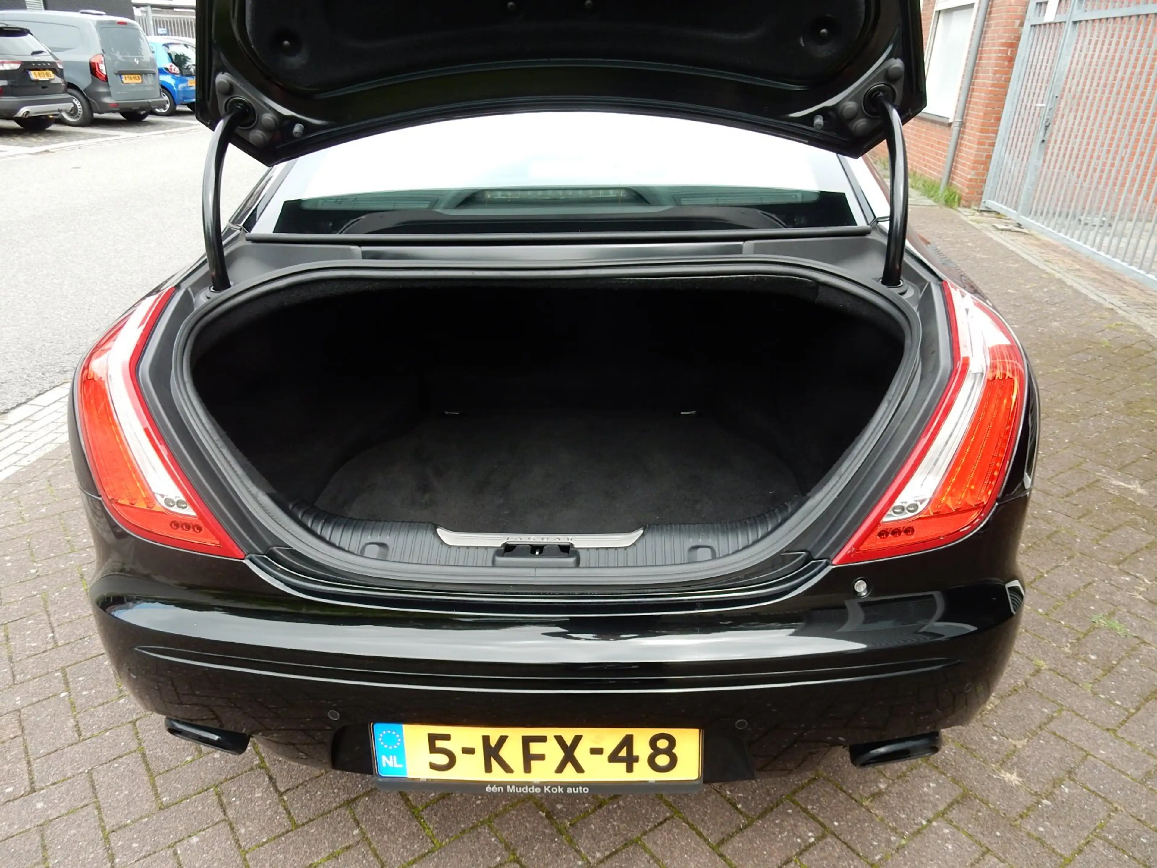 Jaguar XJ 3.0 V6D PORTFOLIO LWB*LEDER*PANO*CAMERA* — photo 20
