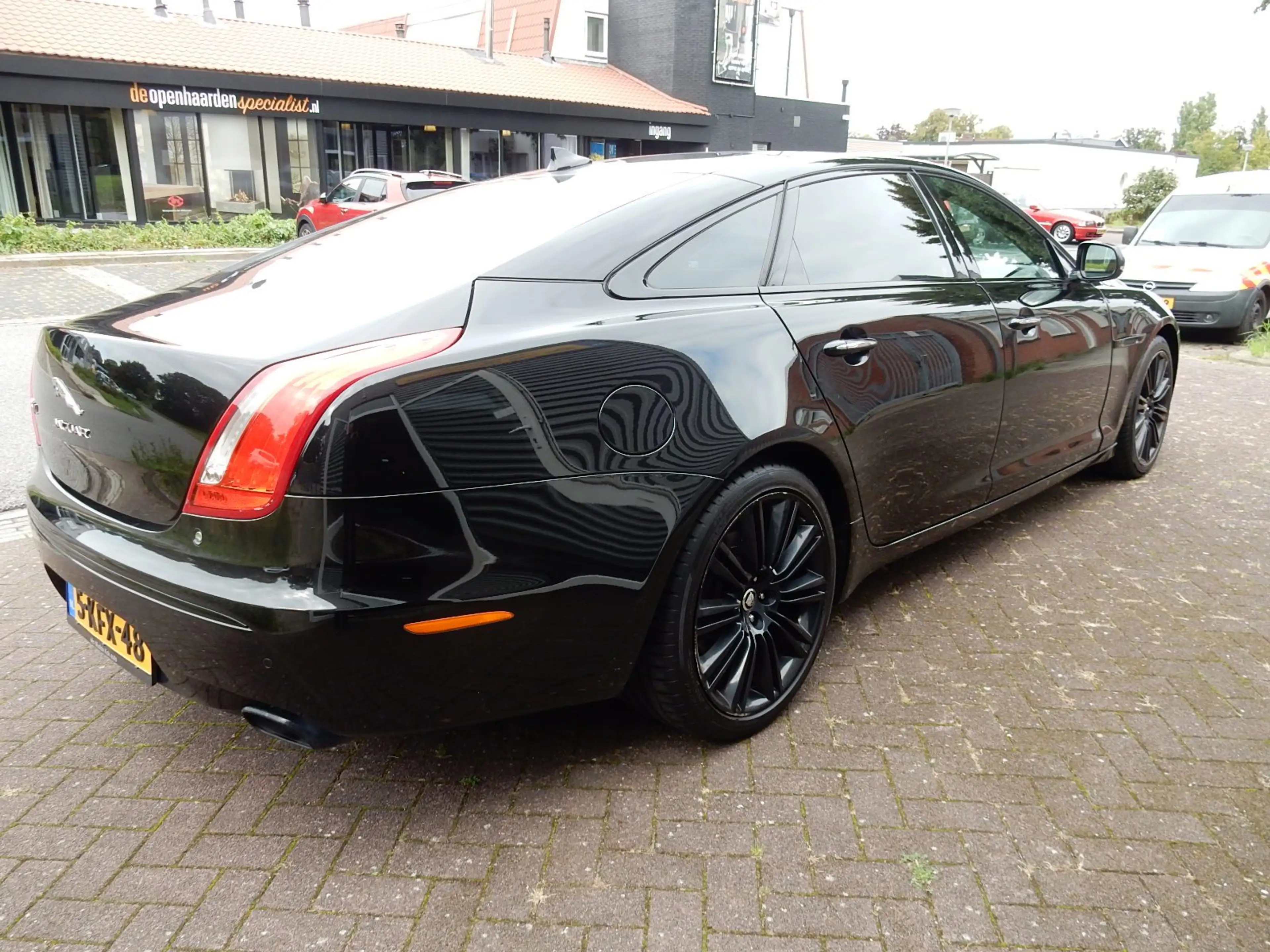 Jaguar XJ 3.0 V6D PORTFOLIO LWB*LEDER*PANO*CAMERA* — photo 4