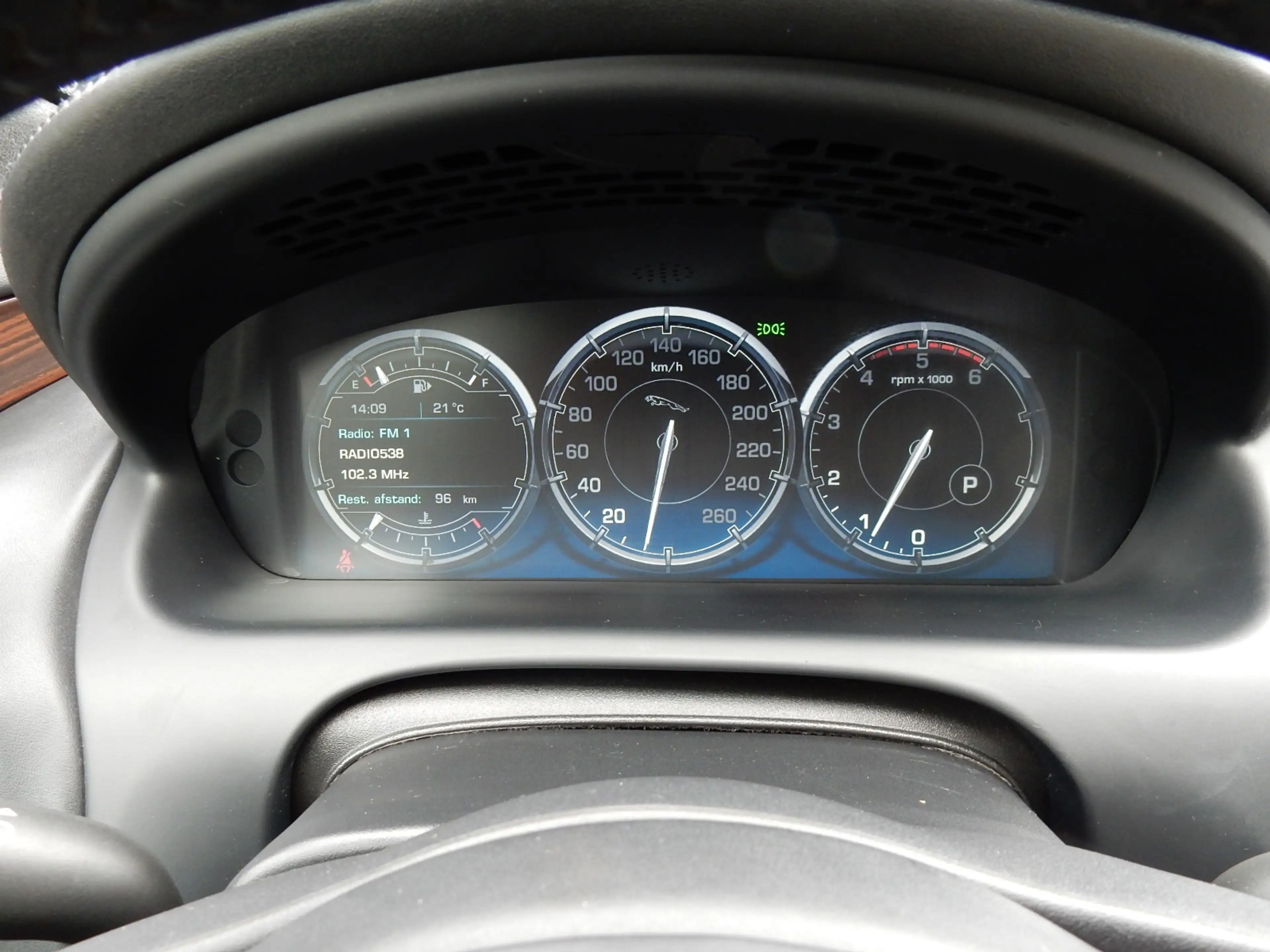 Jaguar XJ 3.0 V6D PORTFOLIO LWB*LEDER*PANO*CAMERA* — photo 10