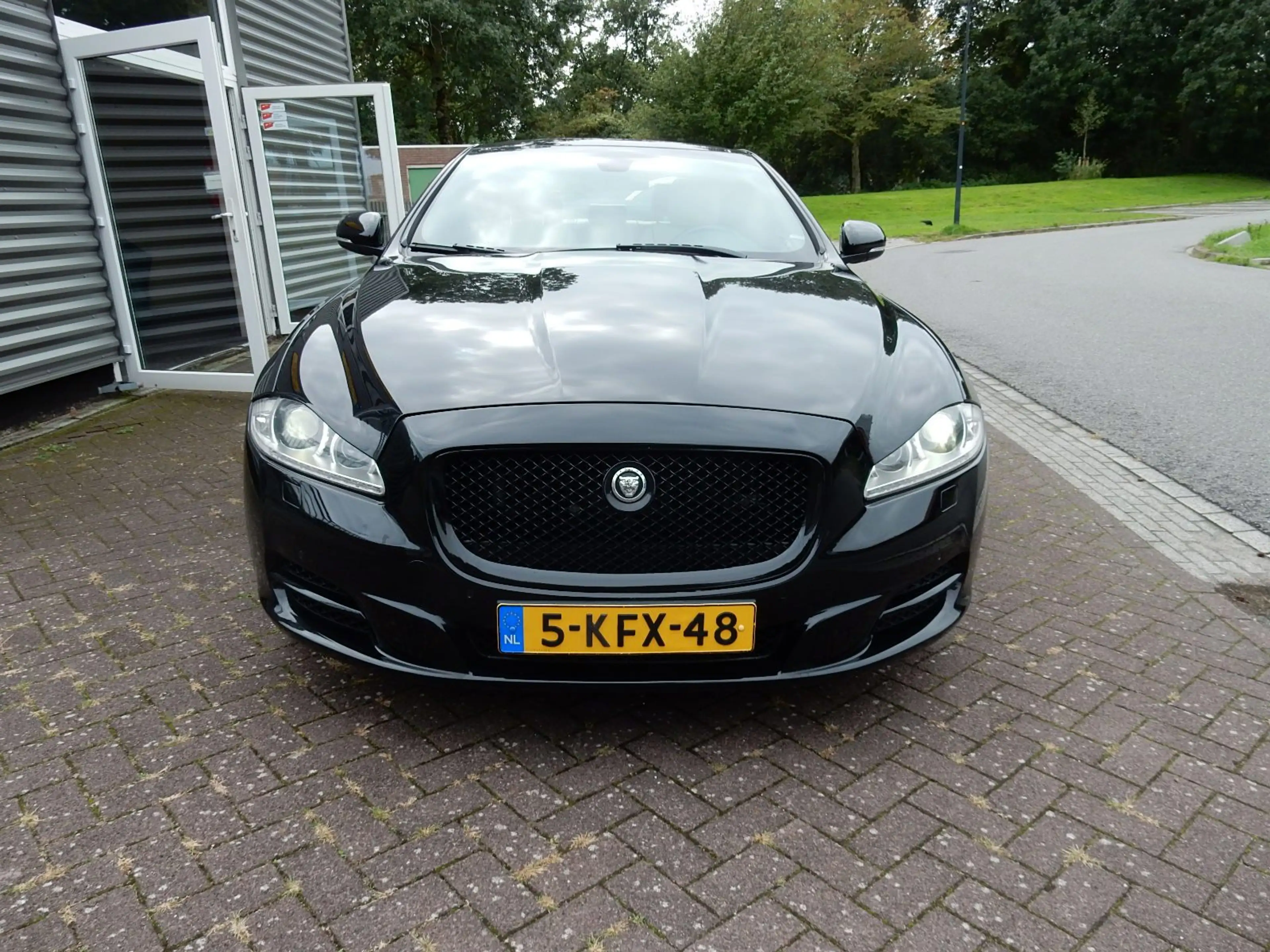 Jaguar XJ 3.0 V6D PORTFOLIO LWB*LEDER*PANO*CAMERA* — photo 2