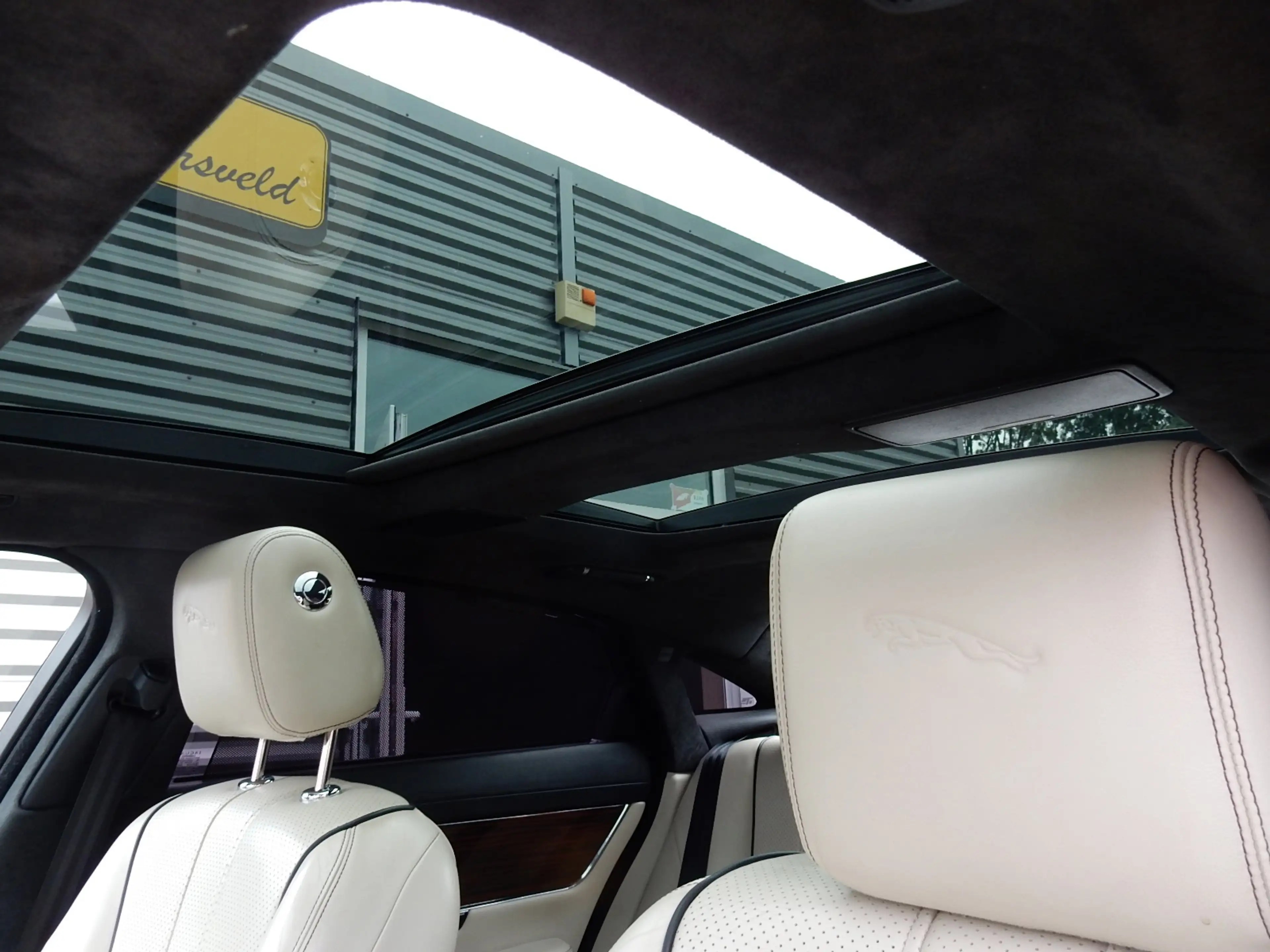 Jaguar XJ 3.0 V6D PORTFOLIO LWB*LEDER*PANO*CAMERA* — photo 14