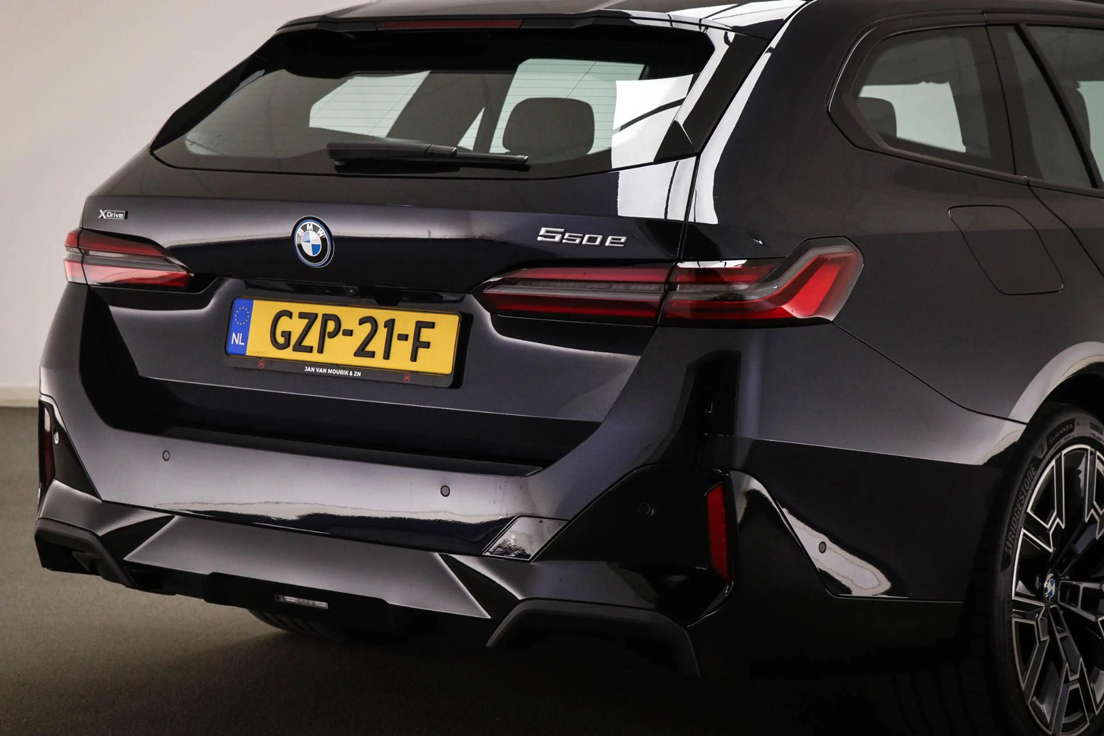 BMW 550 5-serie Touring 550e xDrive | Panoramadak | Head-U — photo 27