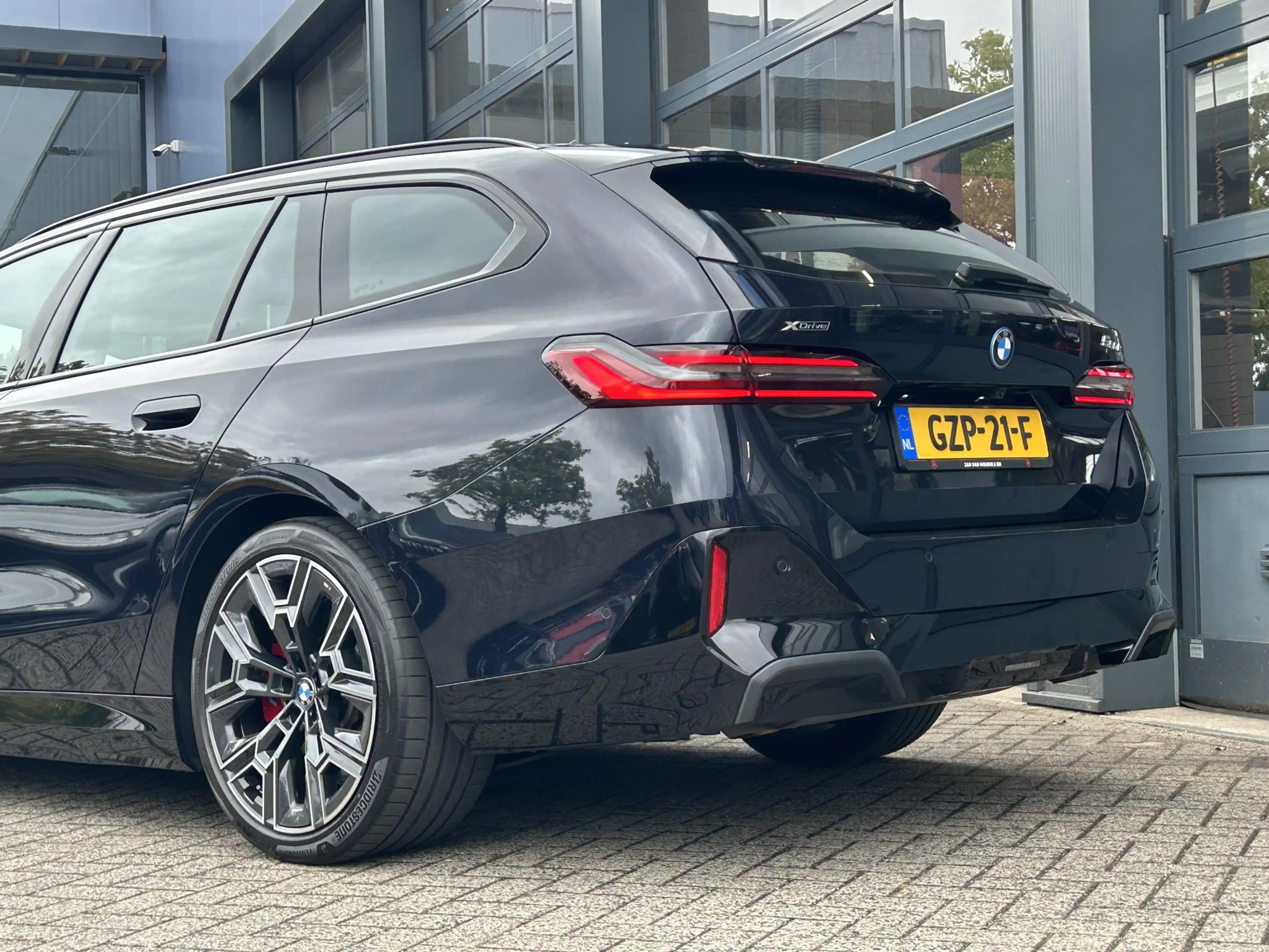 BMW 550 5-serie Touring 550e xDrive | Panoramadak | Head-U — photo 22