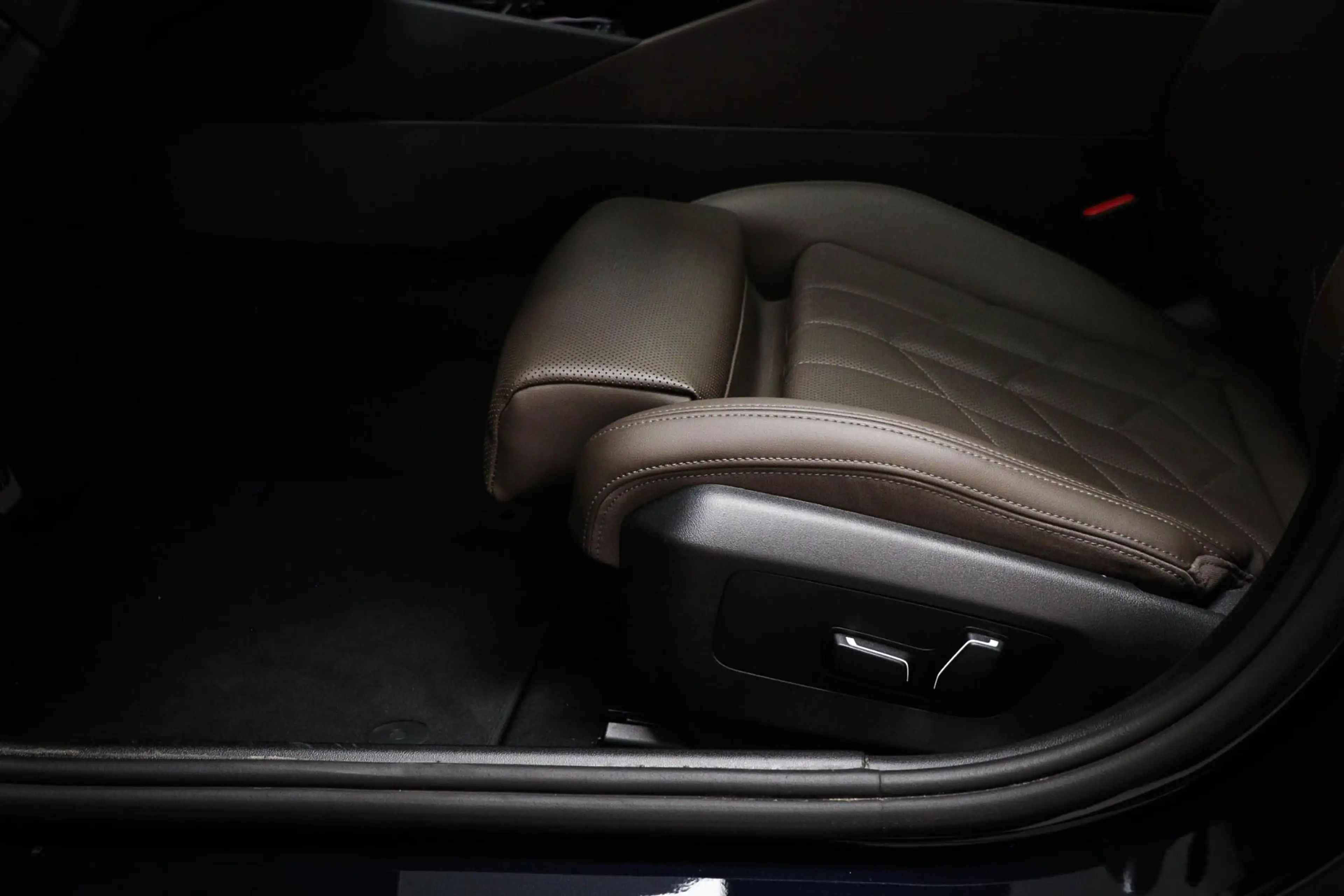 BMW 550 5-serie Touring 550e xDrive | Panoramadak | Head-U — photo 33