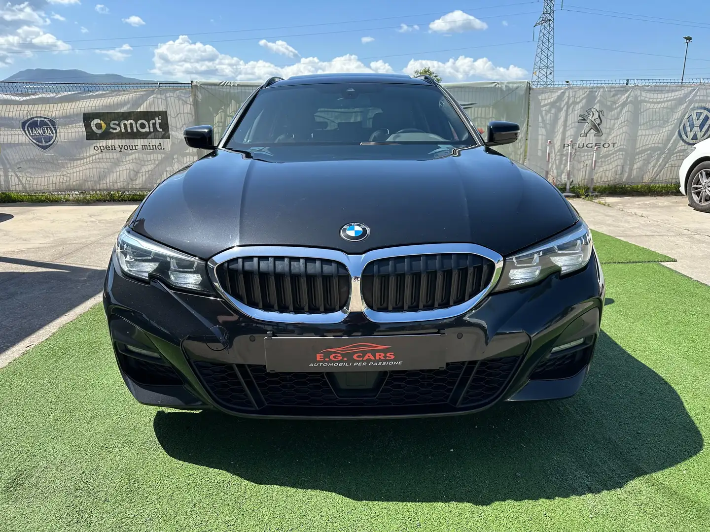 BMW 318 TOURING*2XMSPORT*AUT*LED*TETTO*NAVI*KAMERA* Noir - 2