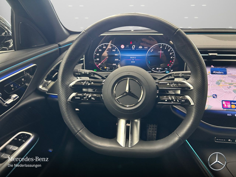 Mercedes-Benz E 300 de T 4M Hybrid AMG Exkl-Paket Fahrass 360° — photo 14