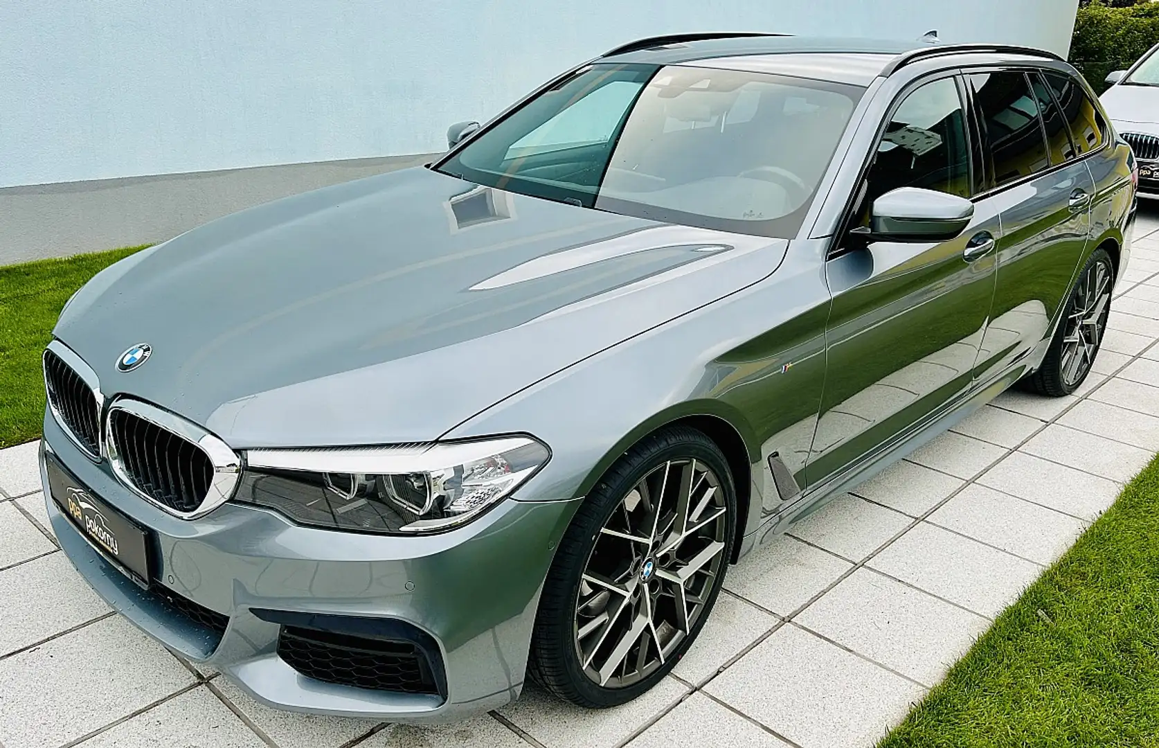 BMW 520 d Touring Aut. - M-Sportpaket - Topzustand Grau - 1