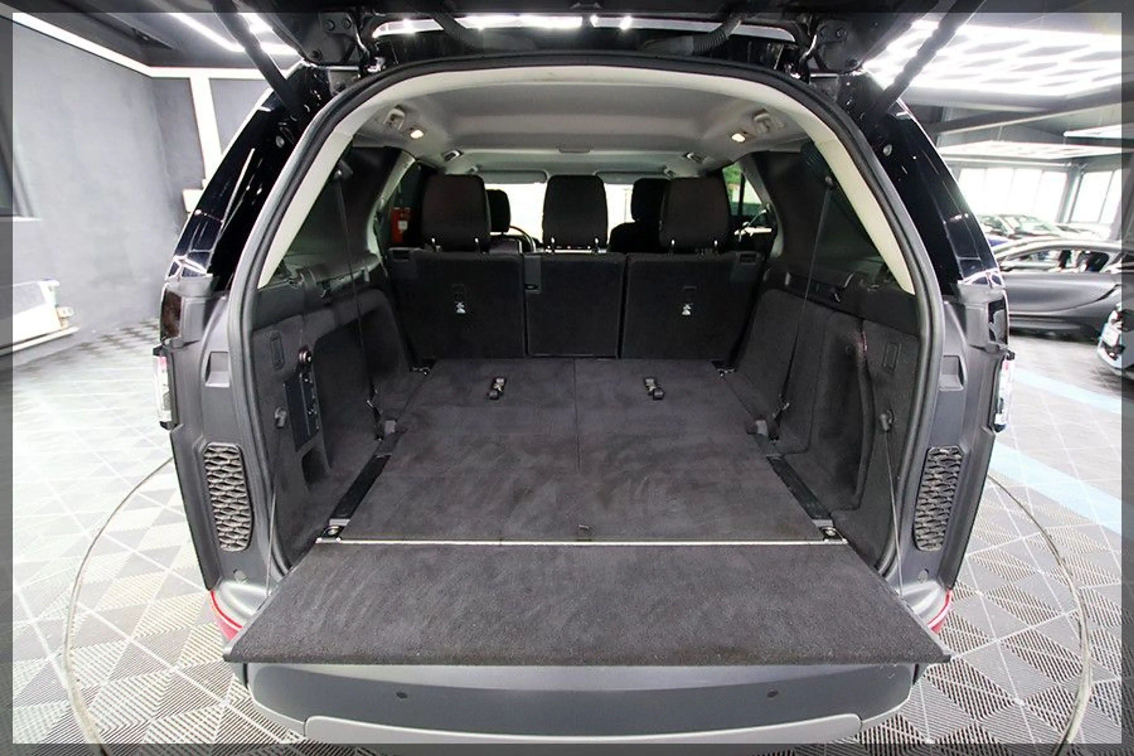 Land Rover Discovery 5 SE SDV6 CAM / NAVI / NEUER MOTOR — photo 12