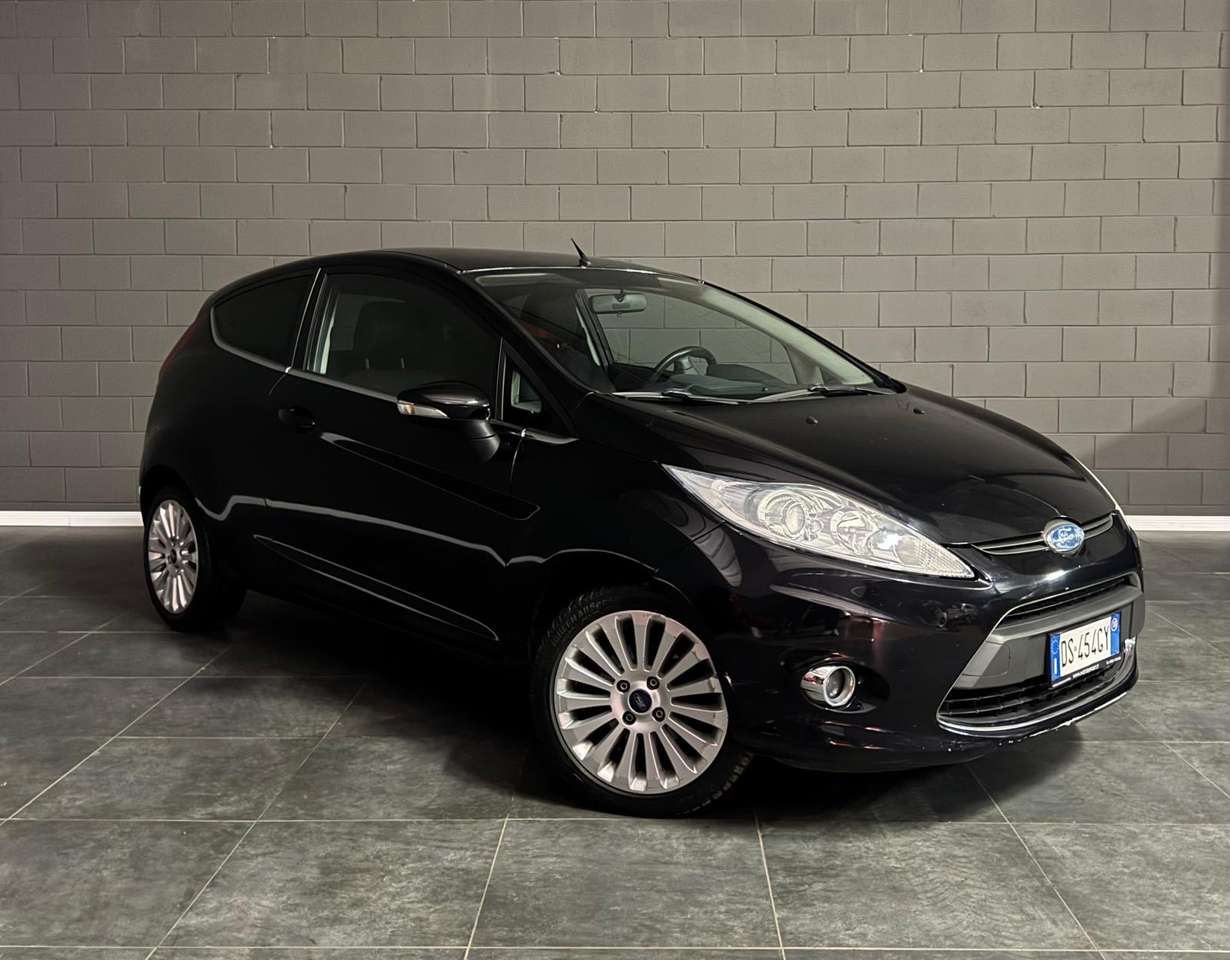 Ford Fiesta 3p 1.4 tdci Titanium ADATTA A NEOPATENTATI