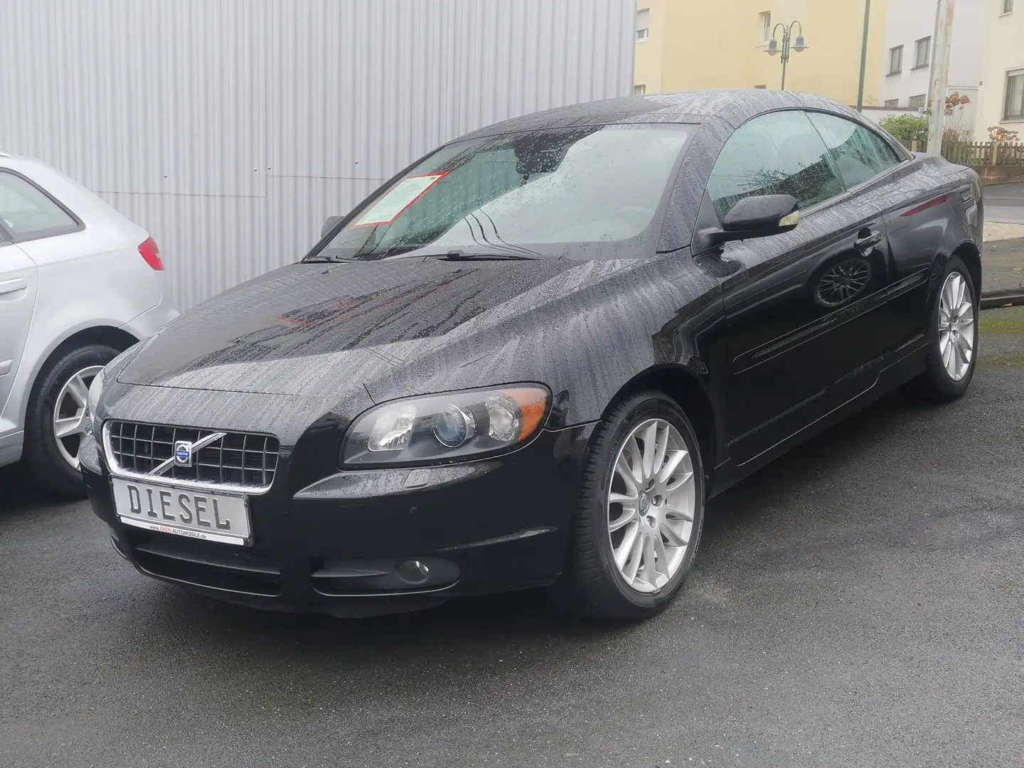 Volvo C70 D5 Summum 2,4 179 PS Top Gepf. Viele Extras Noir - 2