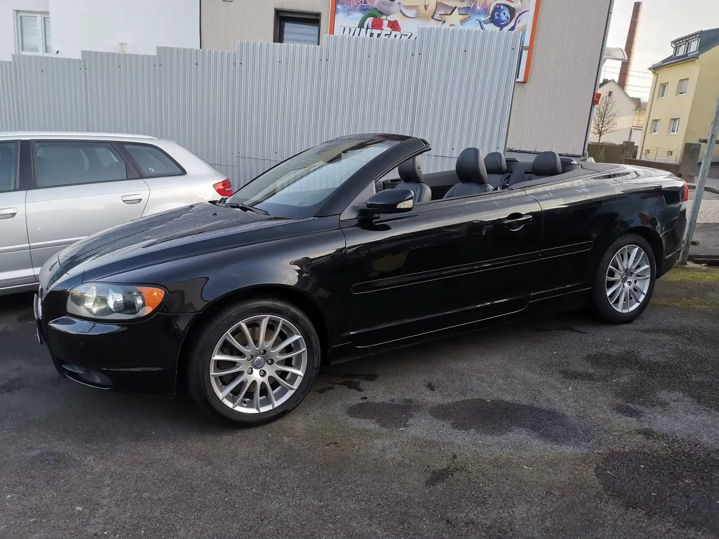 Volvo C70 D5 Summum 2,4 179 PS Top Gepf. Viele Extras Noir - 1
