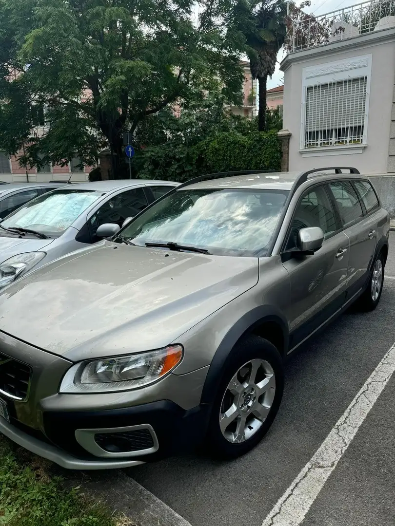 Volvo XC70 XC70 III 2007 2.4 d5 Momentum awd 185cv Bronz - 1