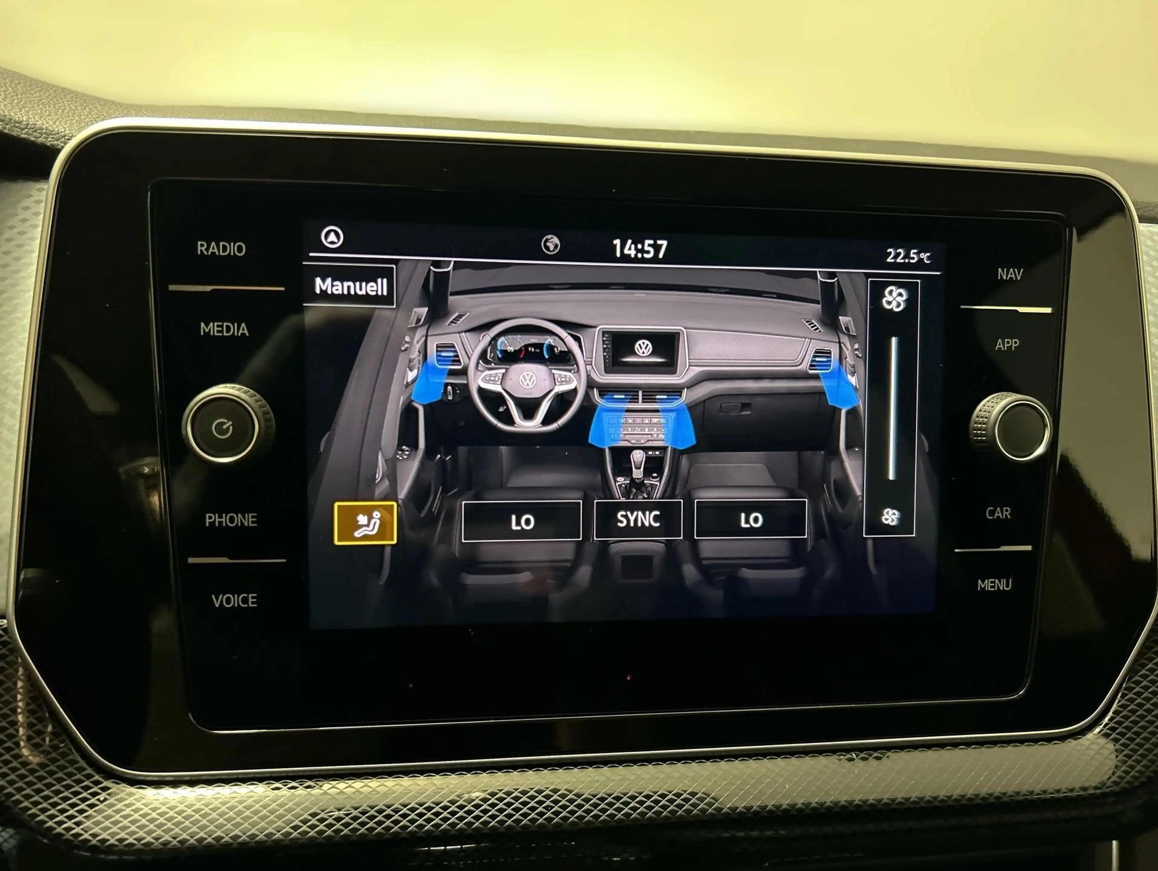 Volkswagen T-Cross 1.0 TSI ENERGY CarPlay ACC AHK LED Navi — photo 15