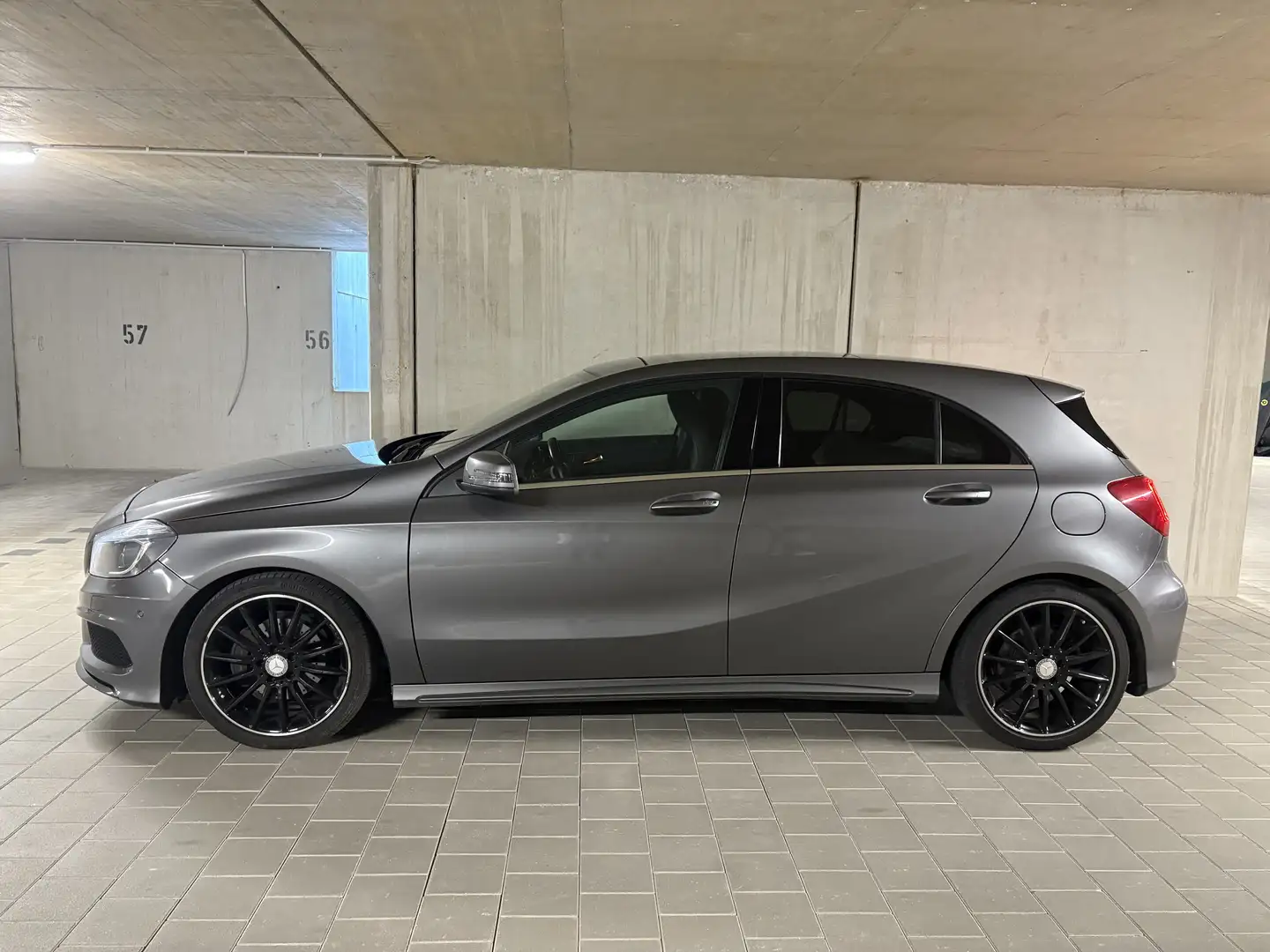 Mercedes-Benz A 200 A 200 BlueEfficiency (176.043) Grau - 2