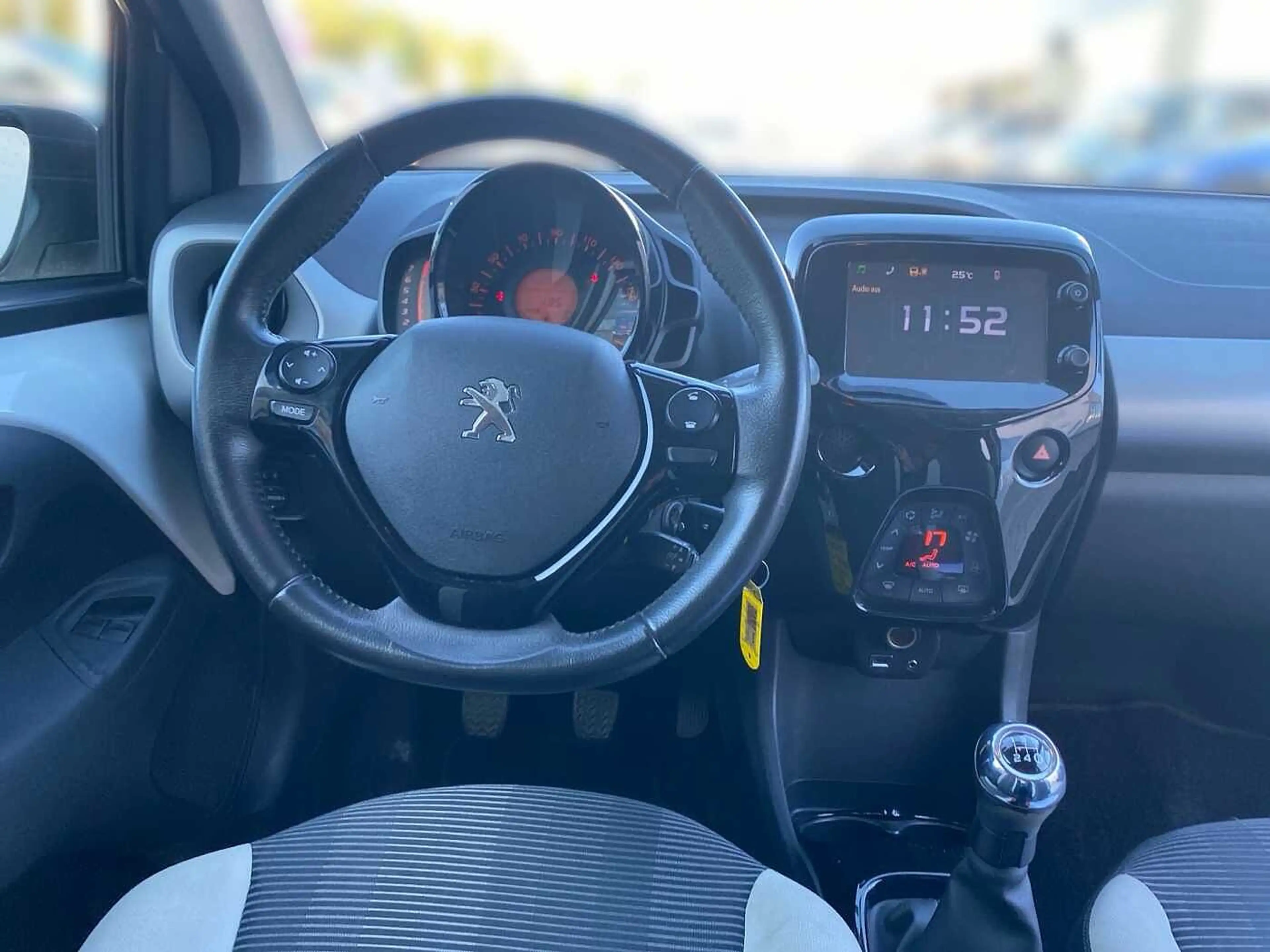Peugeot 108 108 PureTech 82 Allure KLIMA — photo 9