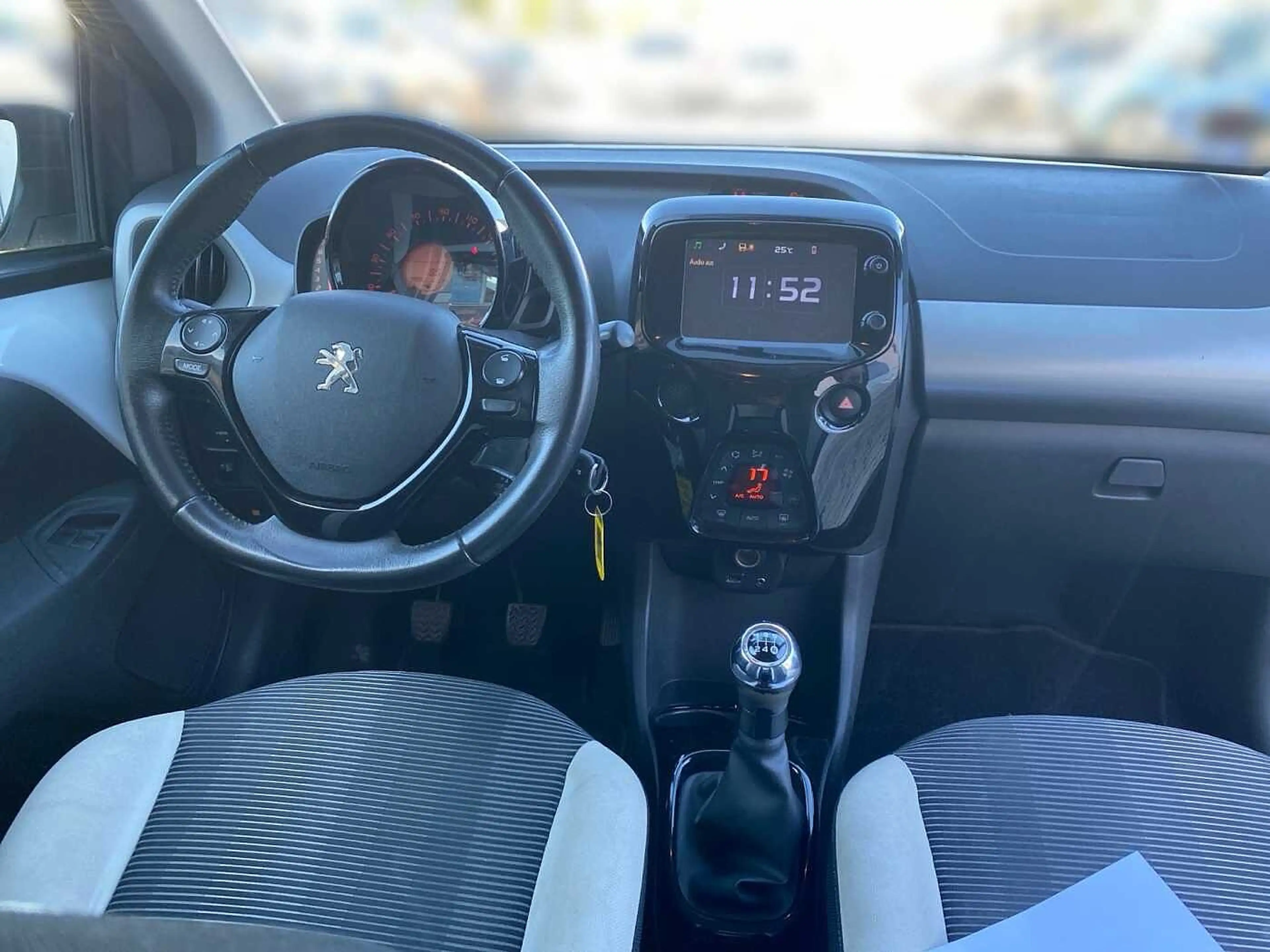 Peugeot 108 108 PureTech 82 Allure KLIMA — photo 8