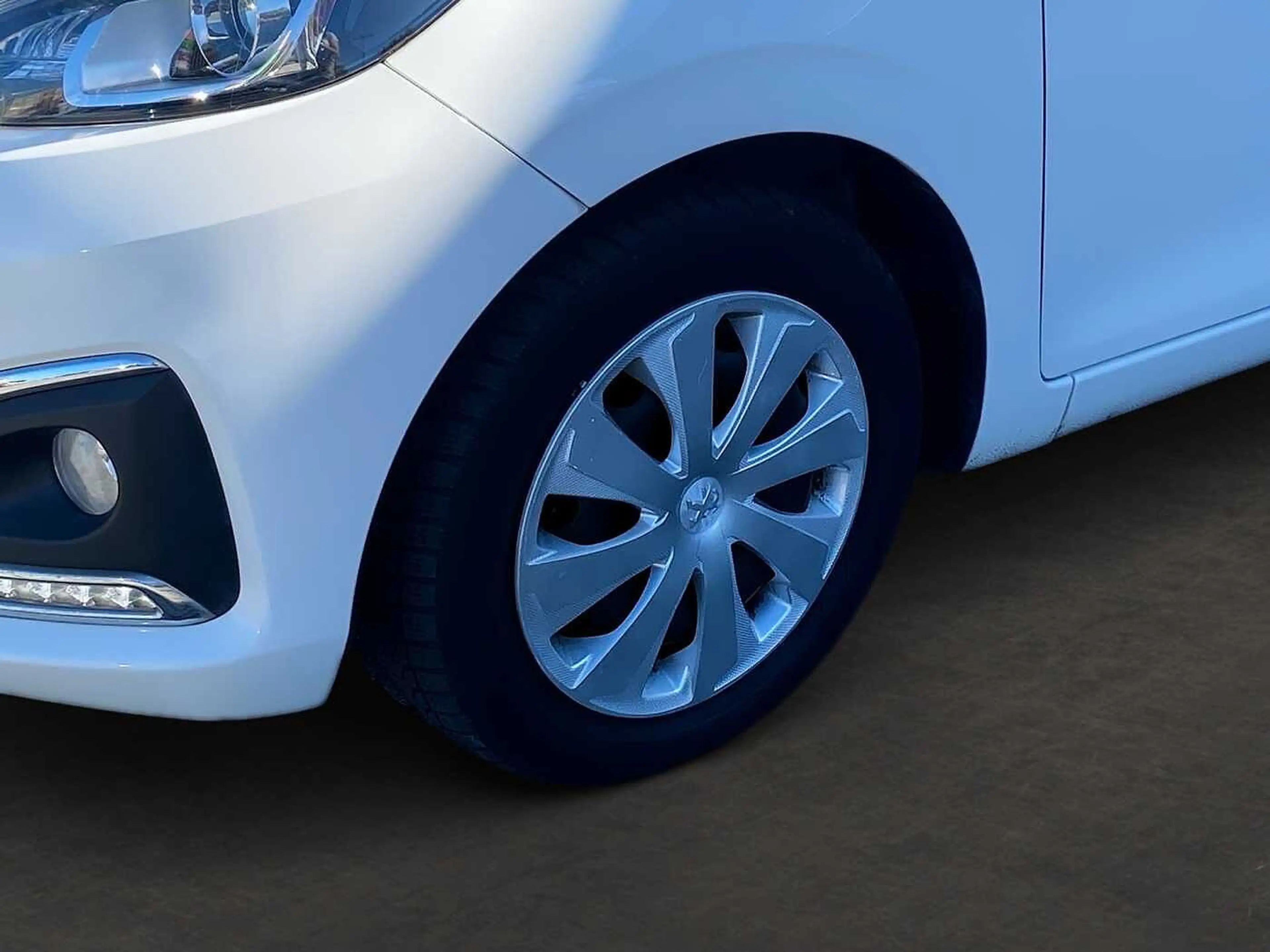 Peugeot 108 108 PureTech 82 Allure KLIMA — photo 13