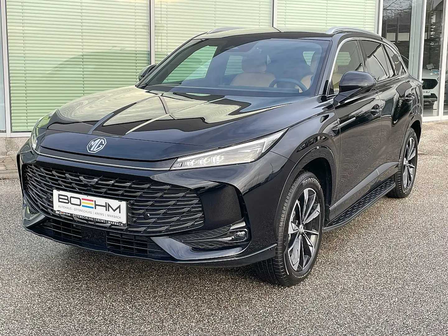 MG HS PHEV New Comfort  21,4kWh Aut. Schwarz - 1