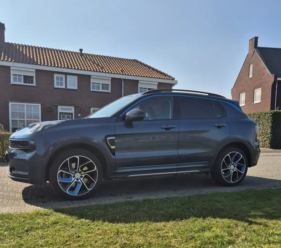 Lynk & Co 01 2022