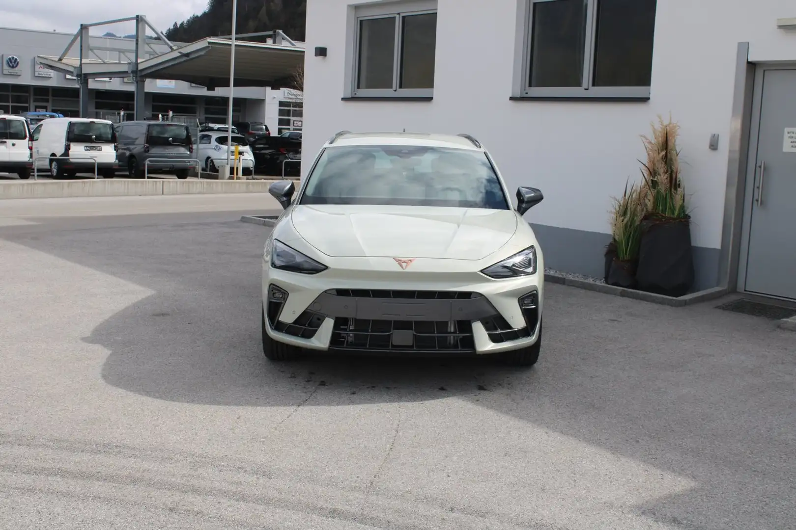 CUPRA Leon 1.5 TSI 150 PS ACT Grau - 2