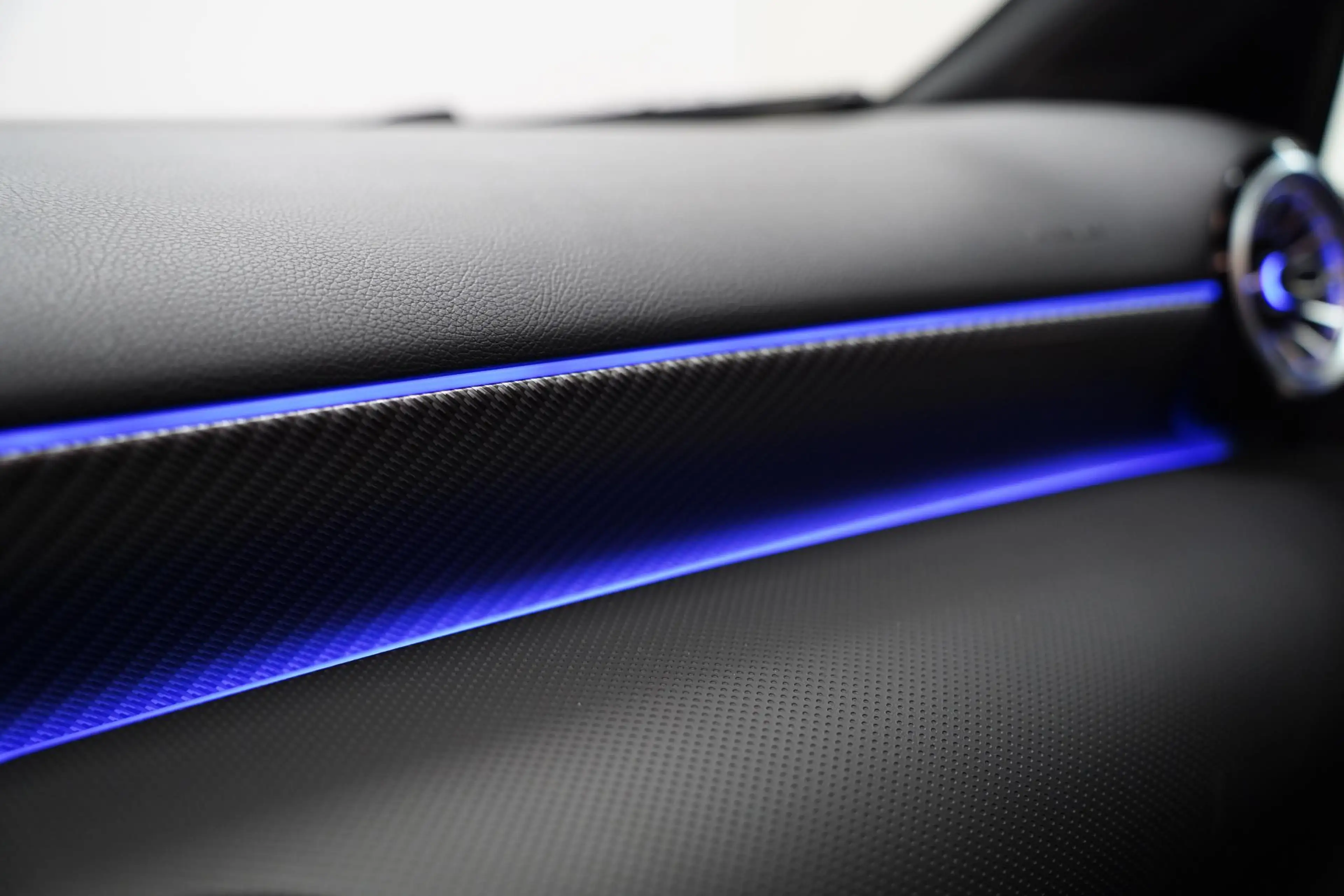 Mercedes-Benz A 250 A e Luxury Line | Pano | Ambient Light | Keyless | — photo 15