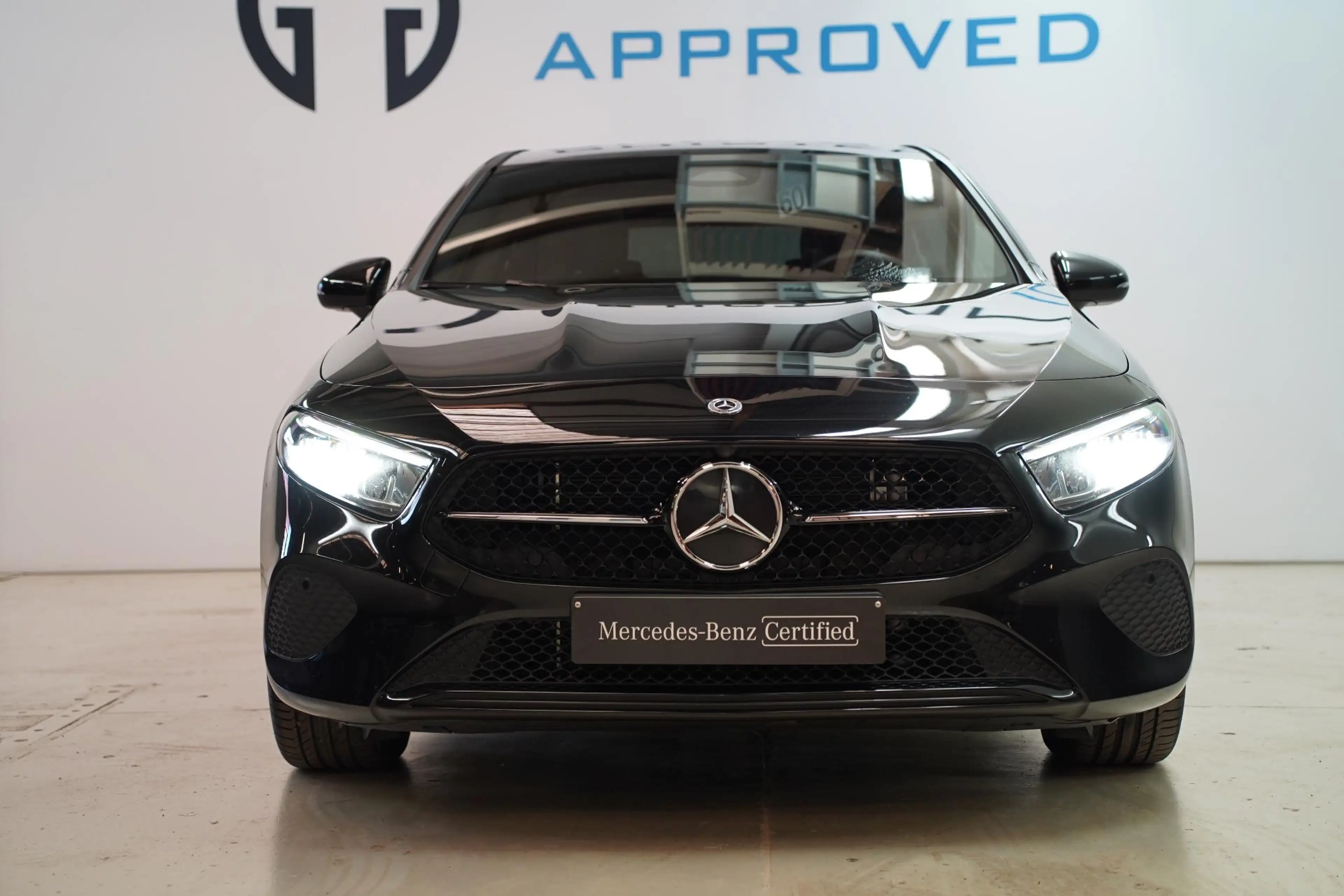 Mercedes-Benz A 250 A e Luxury Line | Pano | Ambient Light | Keyless | — photo 4