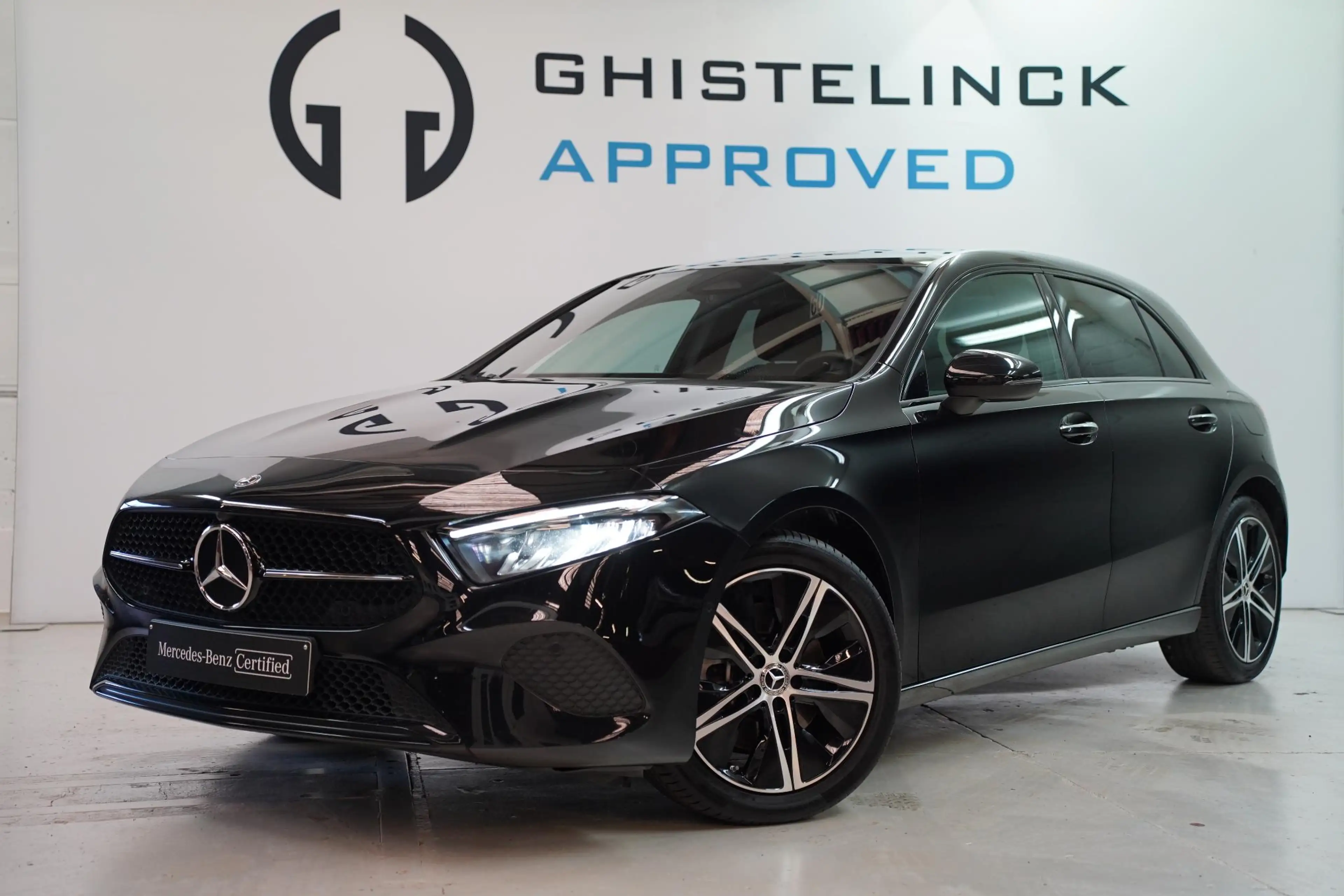 Mercedes-Benz A 250 A e Luxury Line | Pano | Ambient Light | Keyless | — photo 2