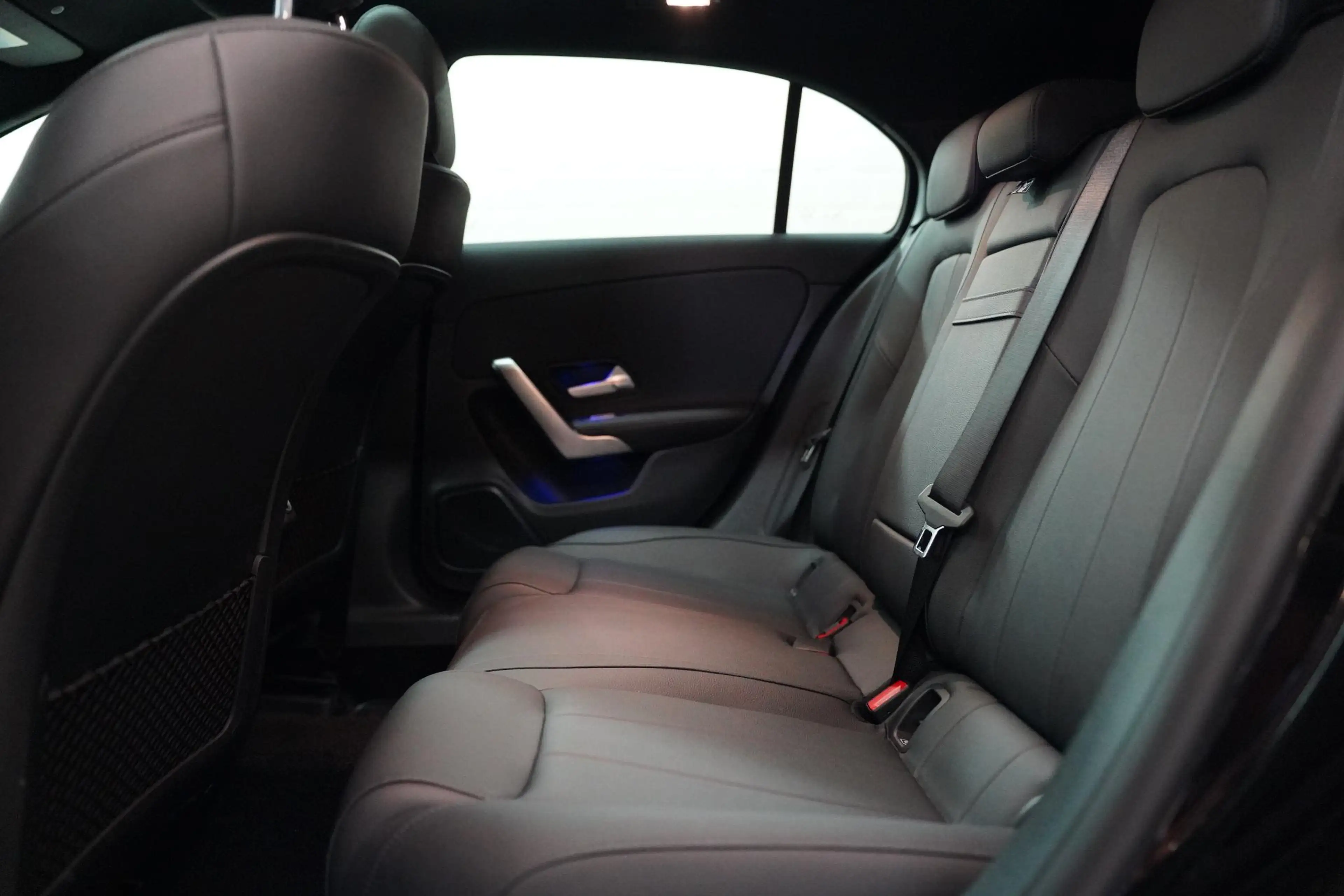 Mercedes-Benz A 250 A e Luxury Line | Pano | Ambient Light | Keyless | — photo 10