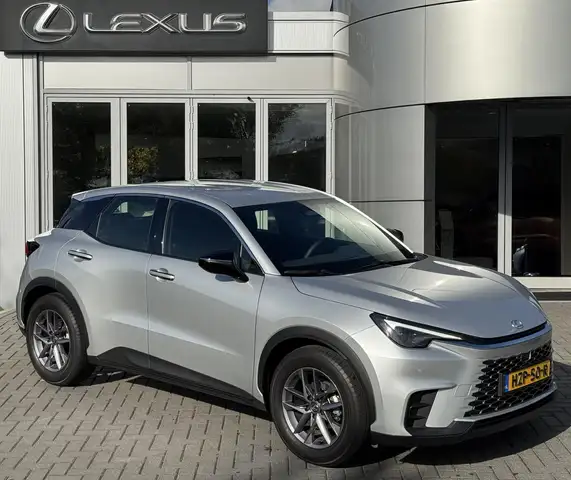 Lexus LBX 2WD STOELVERW STUURVERW PARK-SENSOR BLIND-SPOT CAR