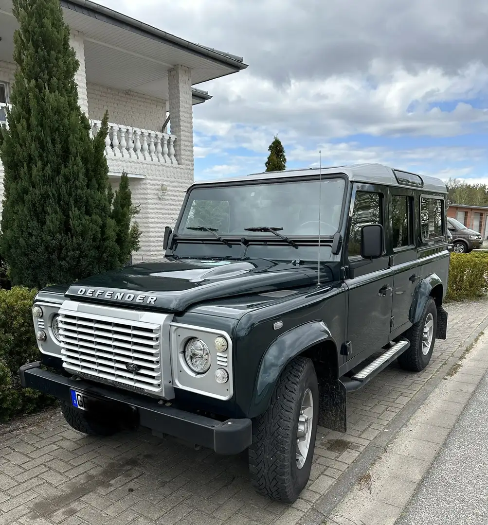 Land Rover Defender 110 DPF Station Wagon SE Puma Limited Edition - 2