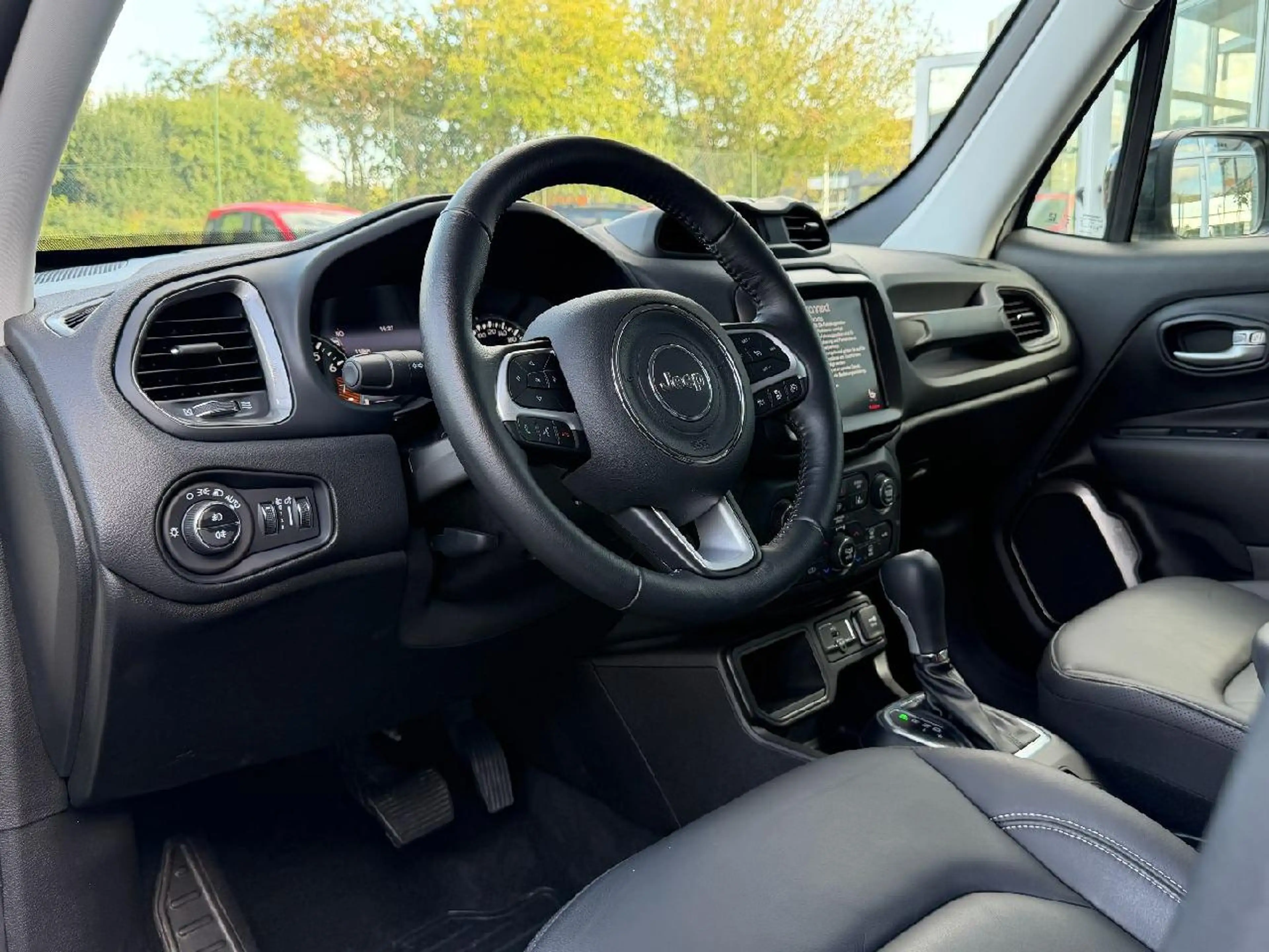 Jeep Renegade Longitude Mild-Hybrid FWD — photo 7