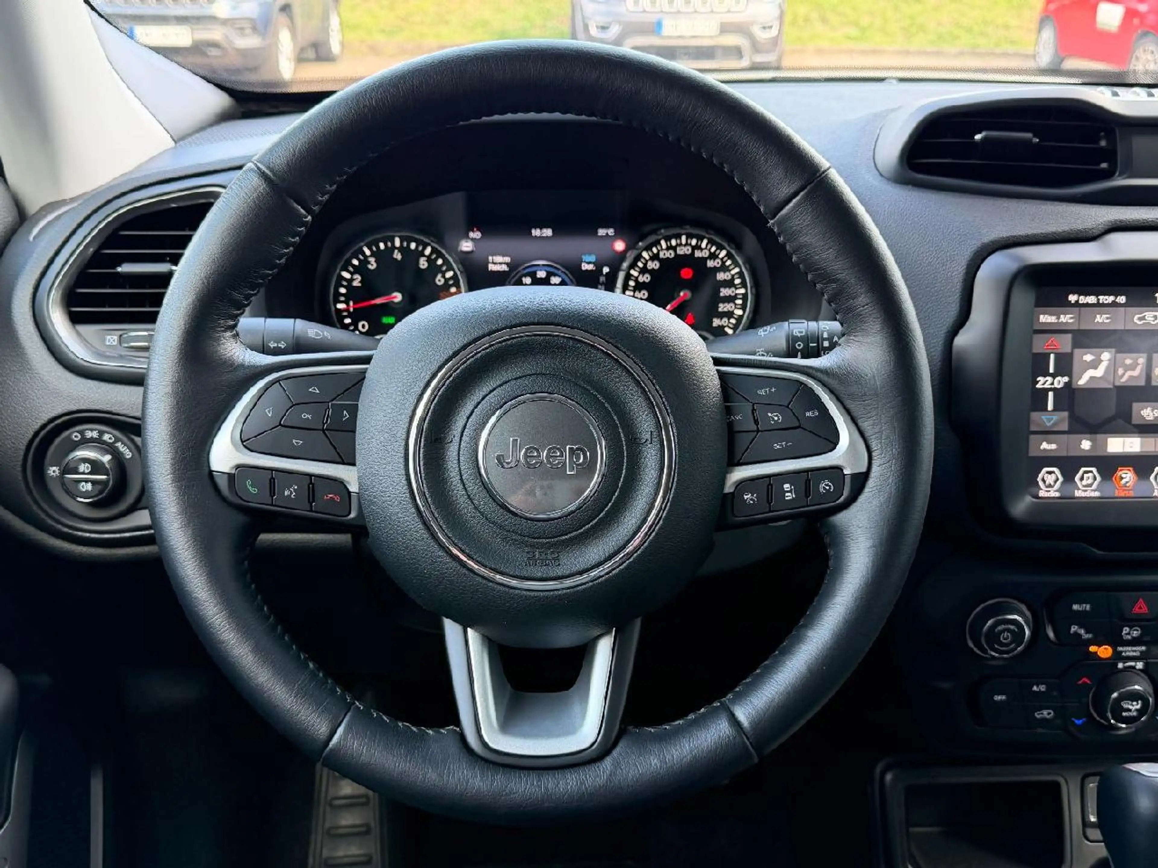 Jeep Renegade Longitude Mild-Hybrid FWD — photo 13