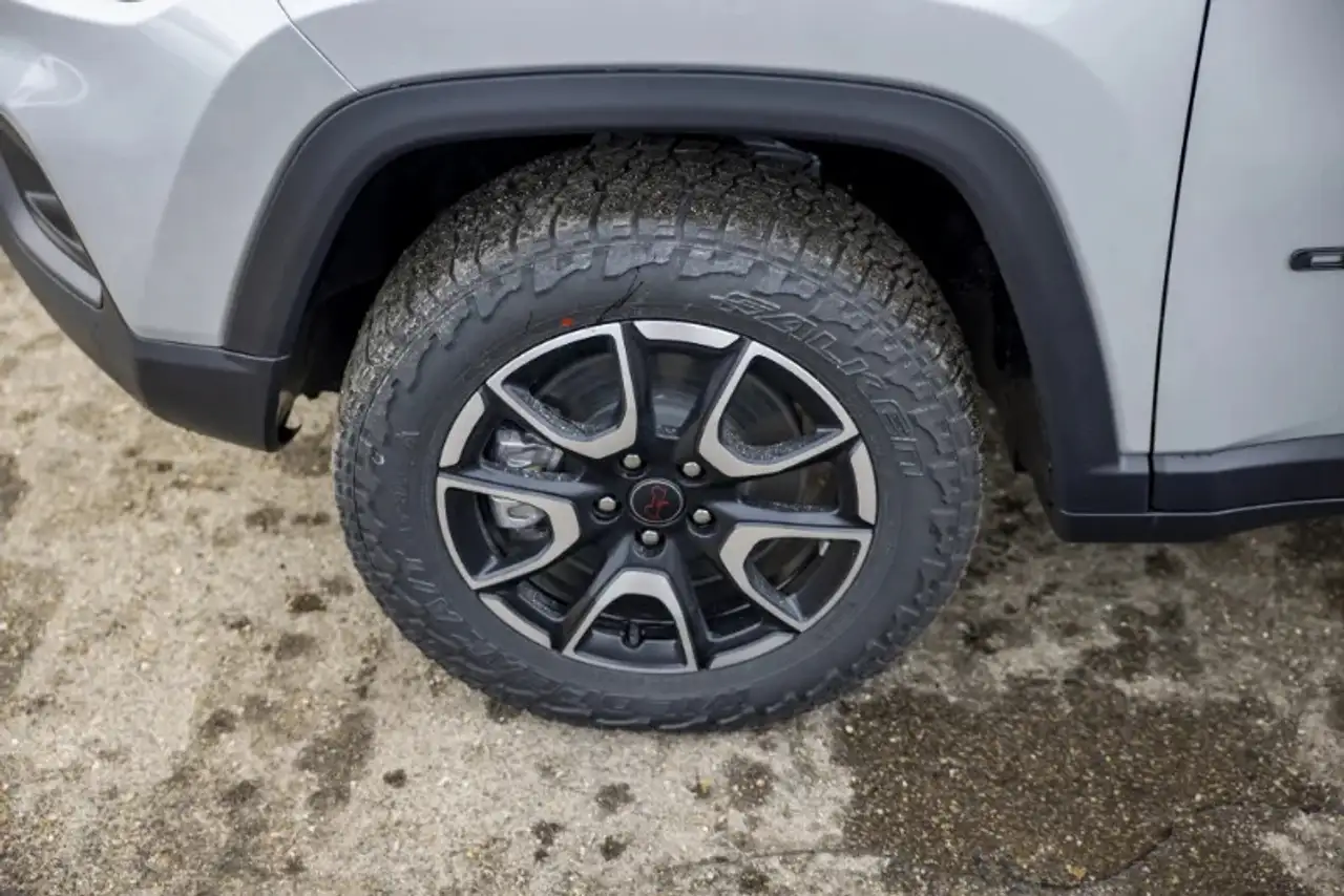 Jeep Compass снимка Jeep Compass