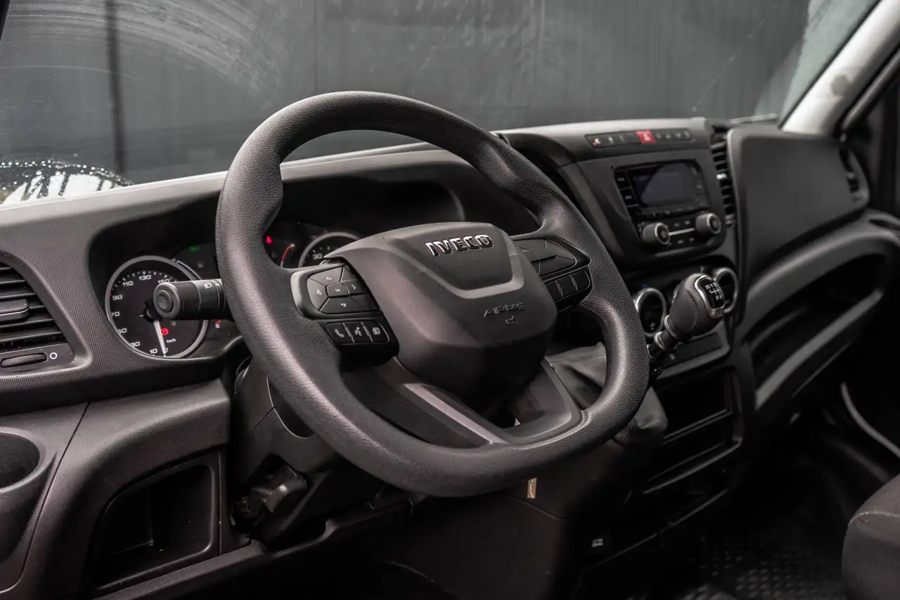 Iveco Daily 2023 — фото 11
