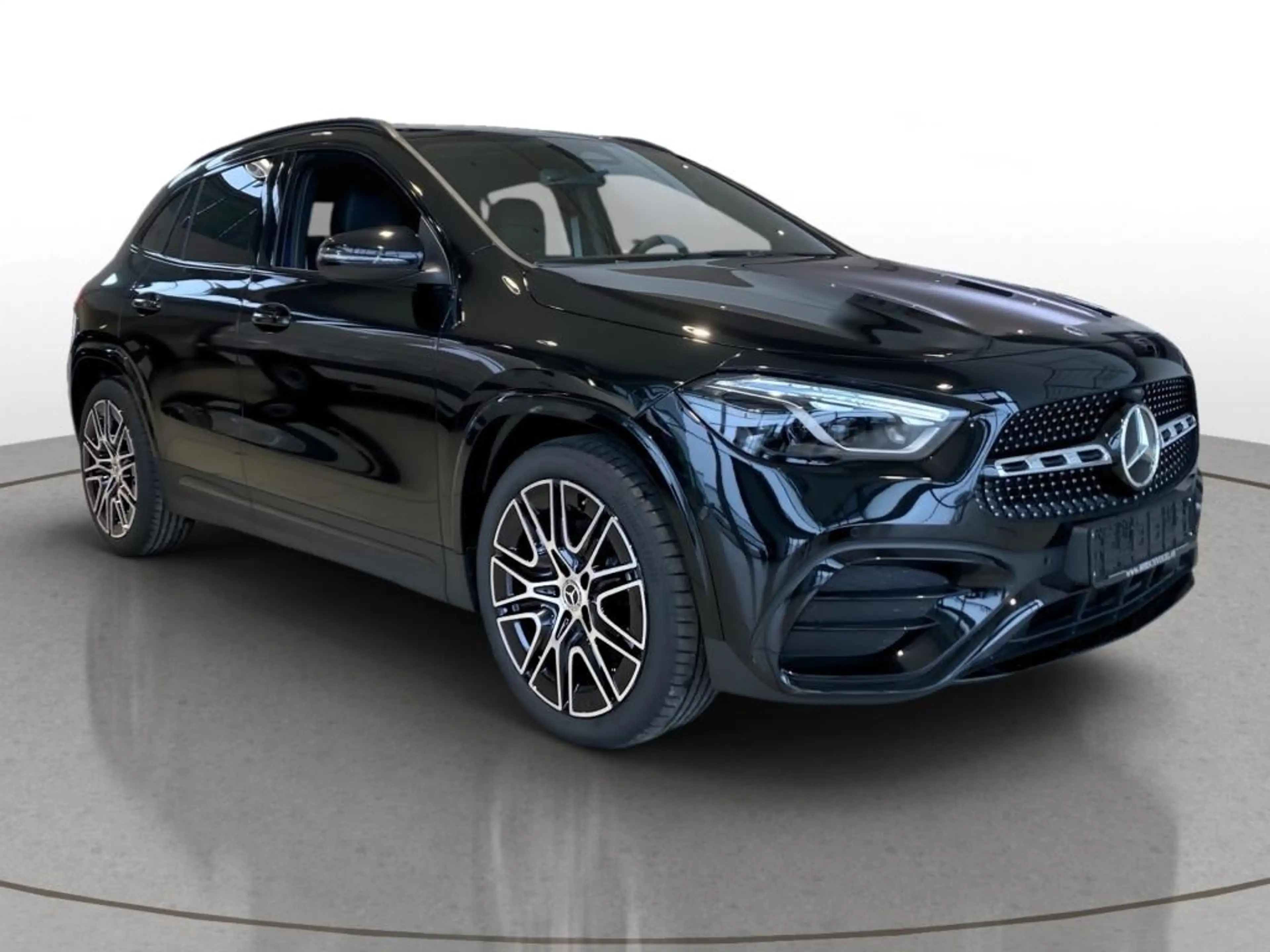 Mercedes-Benz GLA 220 d 4M AMG-Line+Night+AHK+DISTRO+MULTIBEAM — photo 4