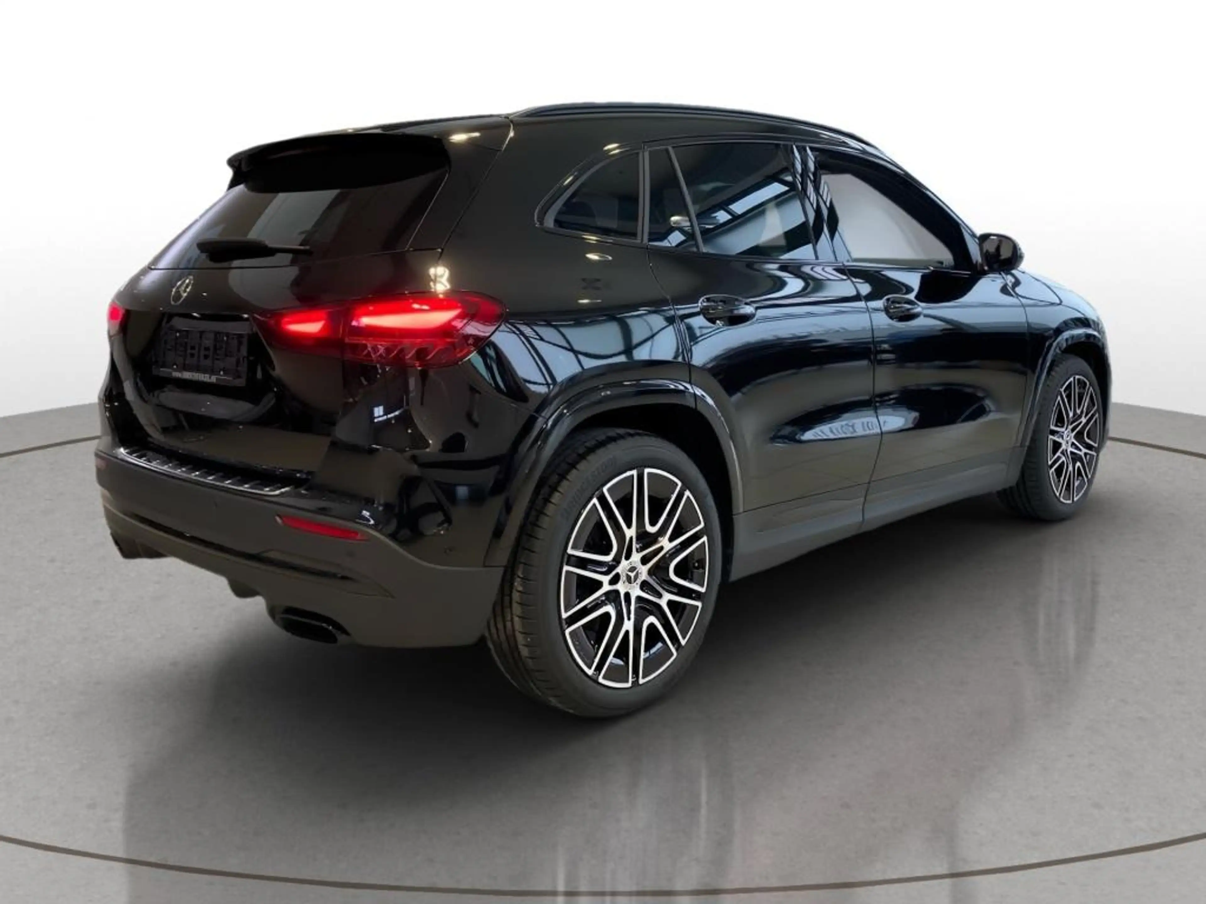Mercedes-Benz GLA 220 d 4M AMG-Line+Night+AHK+DISTRO+MULTIBEAM — photo 5