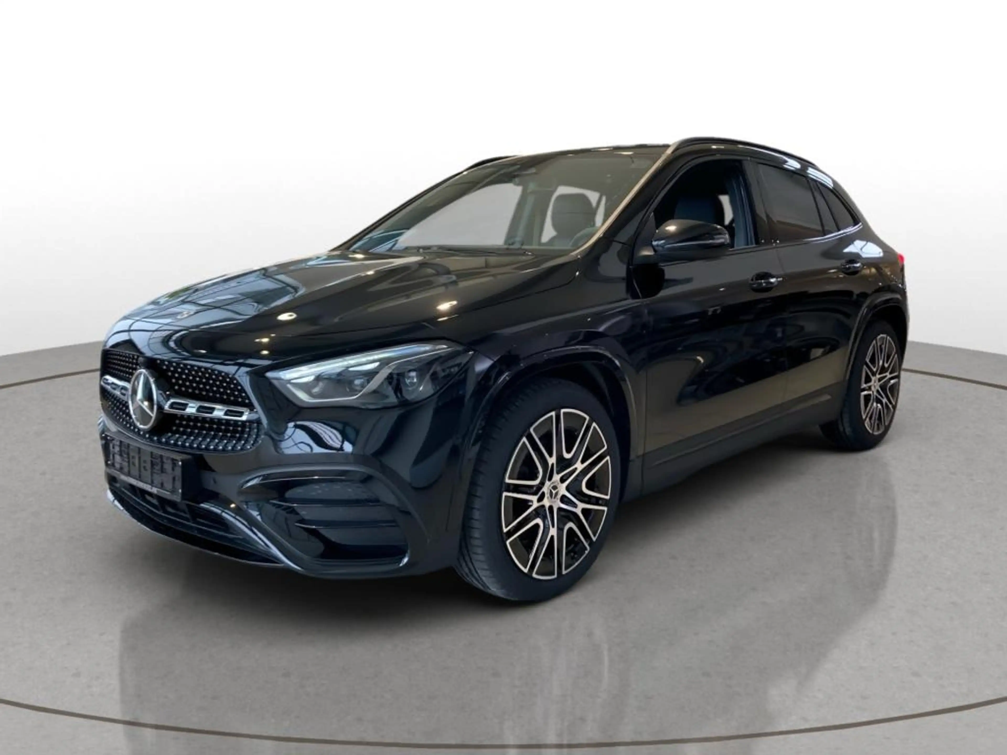 Mercedes-Benz GLA 220 d 4M AMG-Line+Night+AHK+DISTRO+MULTIBEAM — photo 2