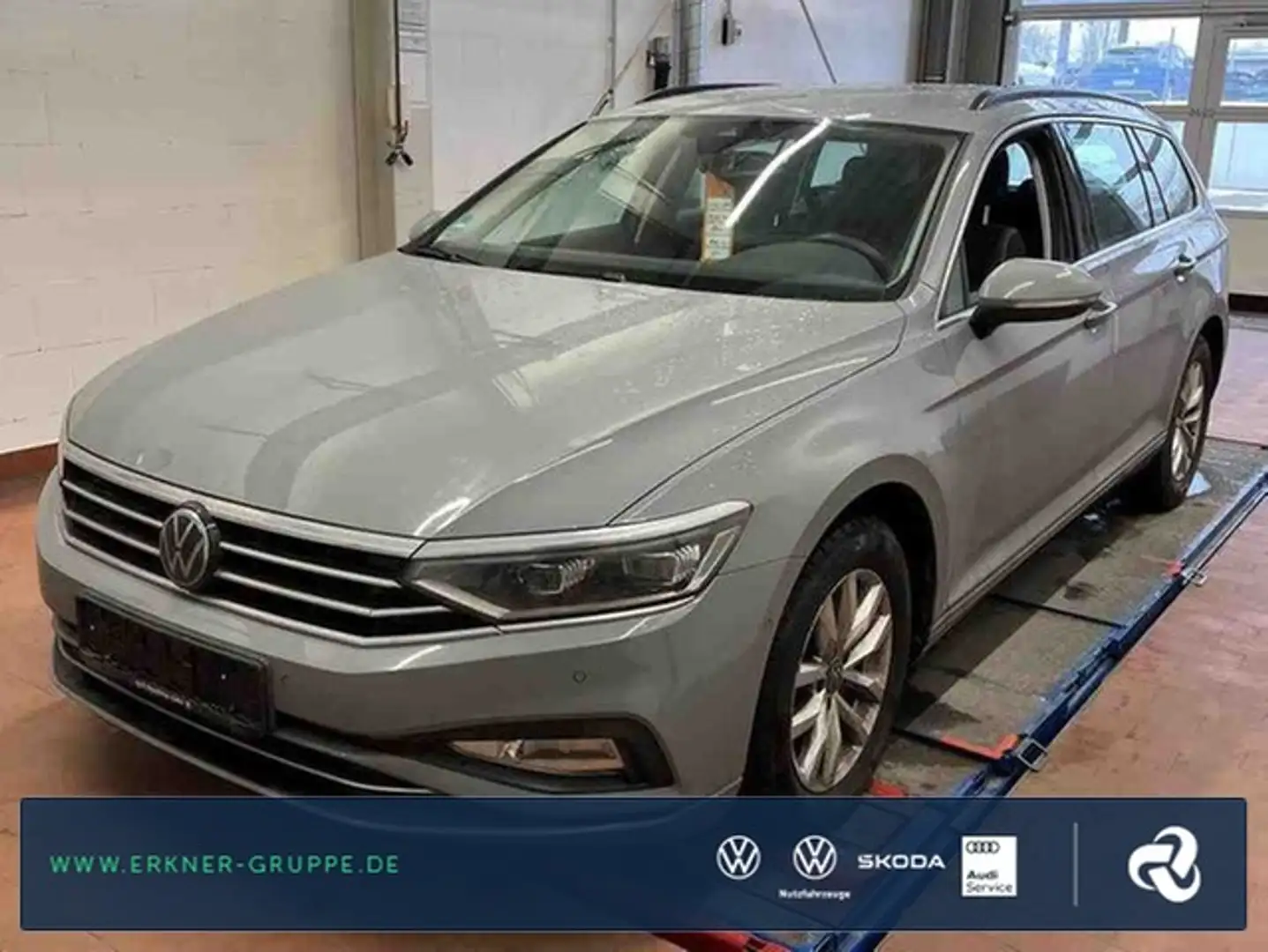 Volkswagen Passat Variant 1.5TSI DSG Business Grau - 1