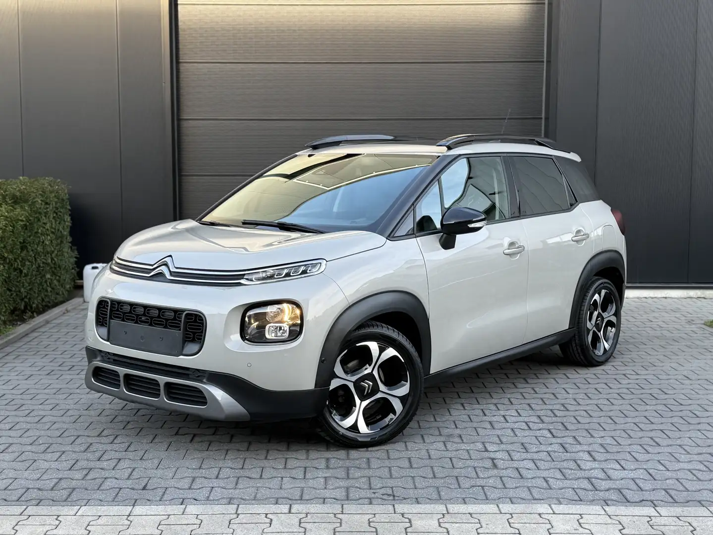 Citroen C3 Aircross C3 Aircross /Carplay/Pano/Keyless/Camera Grijs - 1