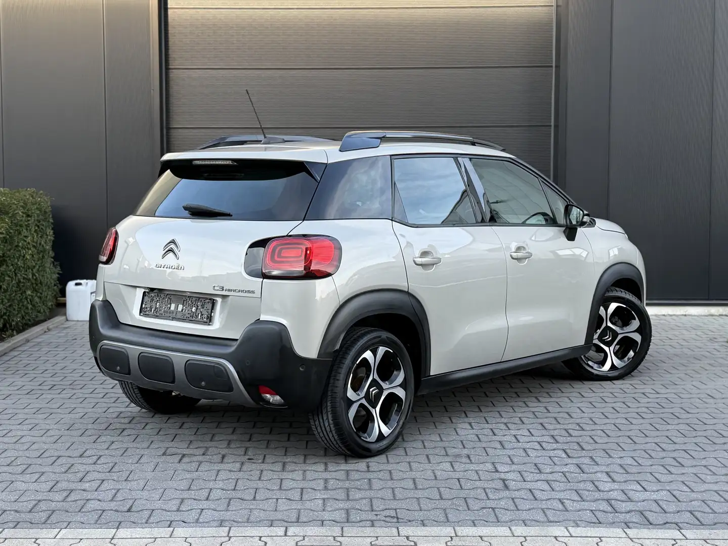 Citroen C3 Aircross C3 Aircross /Carplay/Pano/Keyless/Camera Grijs - 2