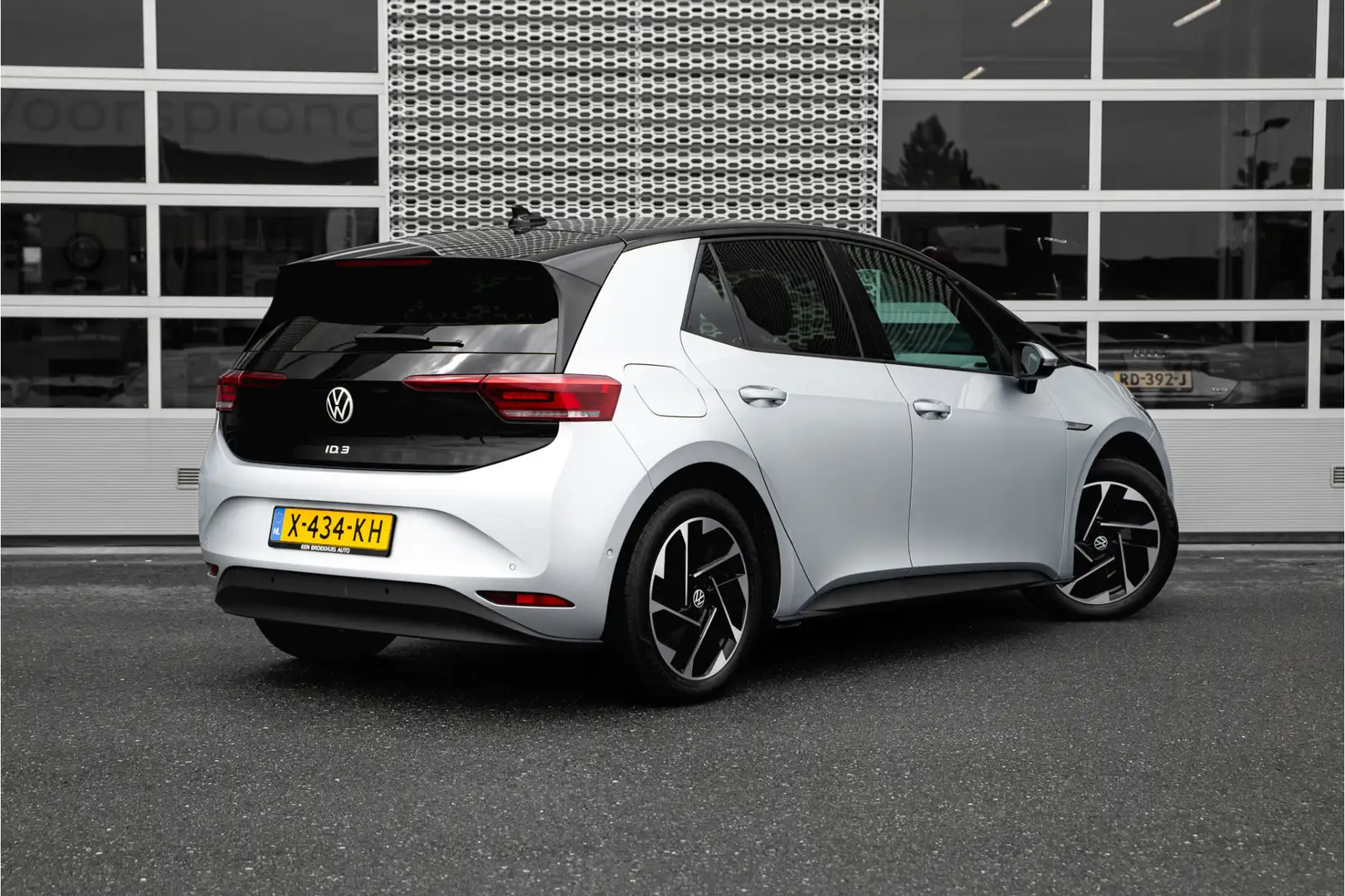 Volkswagen ID.3 Pro Advantage 58 kWh | Cruise | Navi | Carplay Grijs - 2