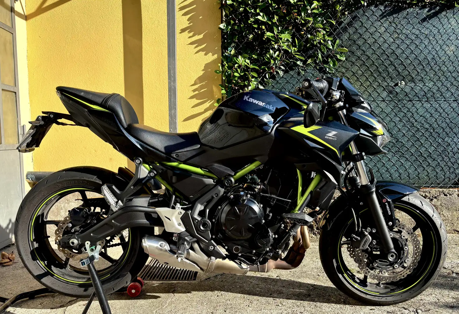 Kawasaki Z 650 2022 ABS Depotenziata A2 - 1