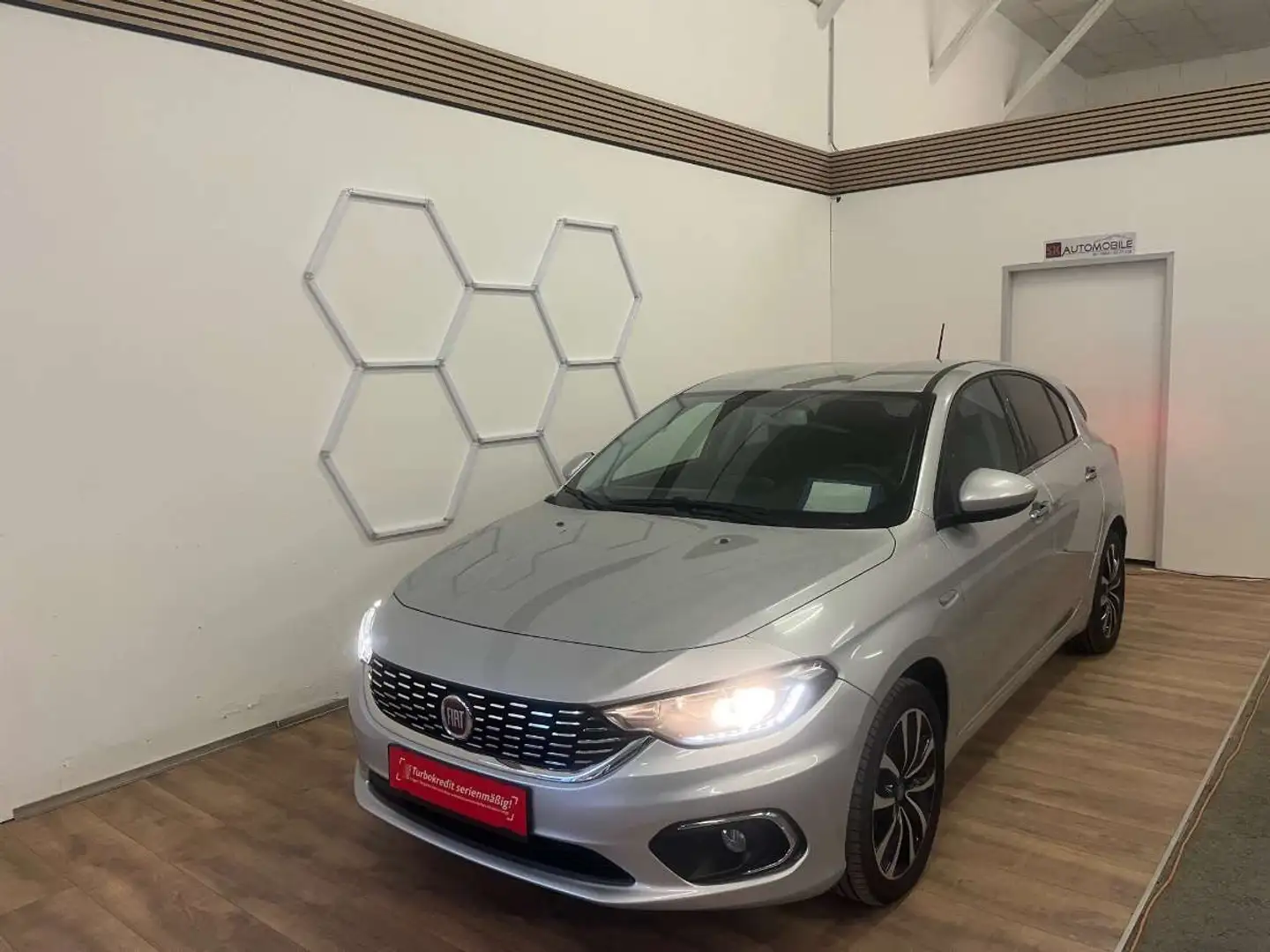 Fiat Tipo Tipo 1,6 MultiJet II 120 DDCT Lounge Lounge - 1
