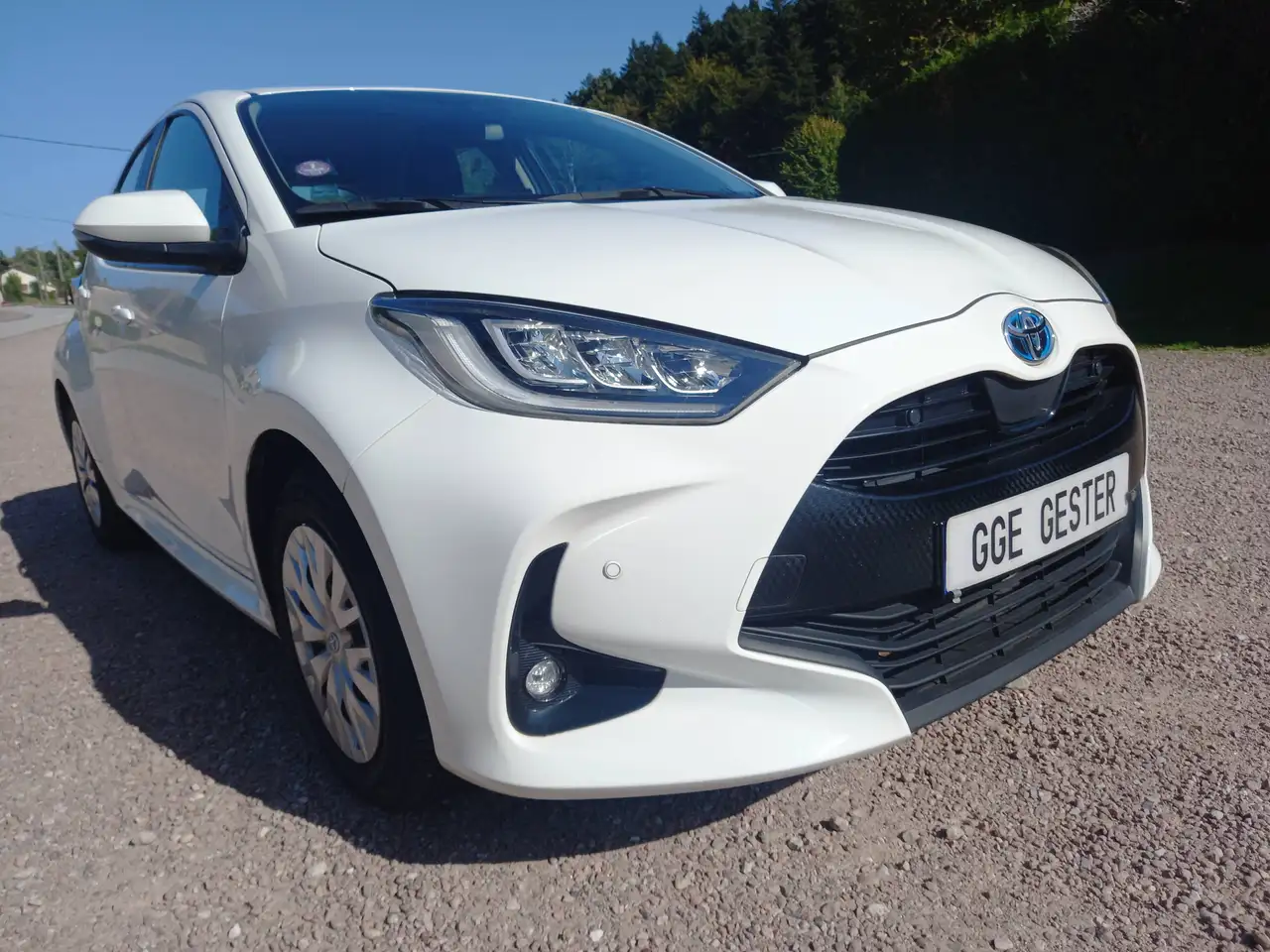 Toyota Yaris Yaris — photo 2