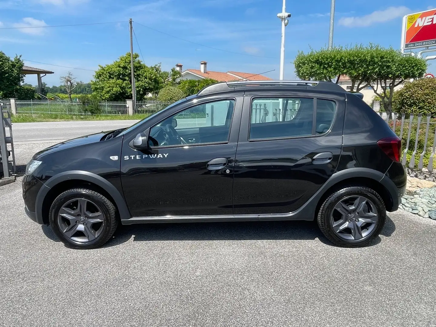 Dacia Sandero Stepway 1.5 dci Brave Special Edition Schwarz - 2