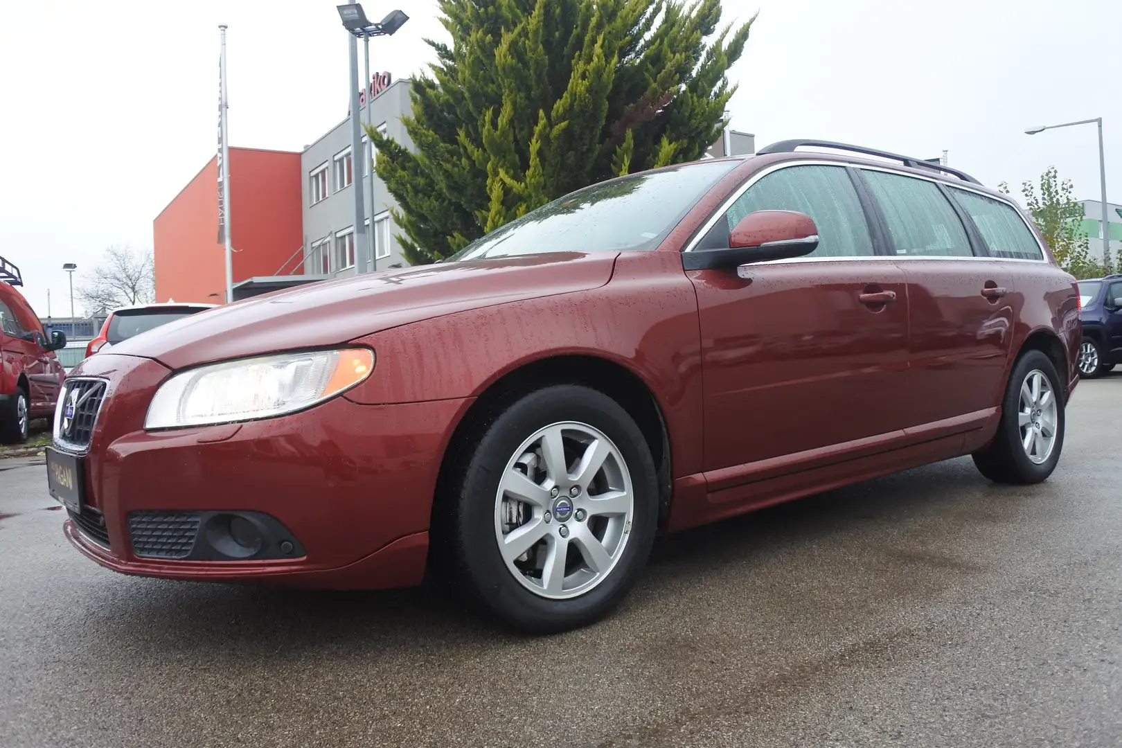 Volvo V70 V70 D3 MOMENTUM Geatronic/ NUR 73200KM/ 5 ZYLINDER - 1